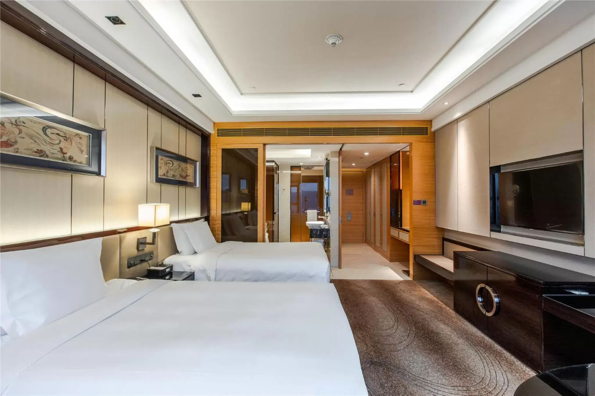 Bed in Crowne Plaza Hotel Lanzhou, an IHG Hotel