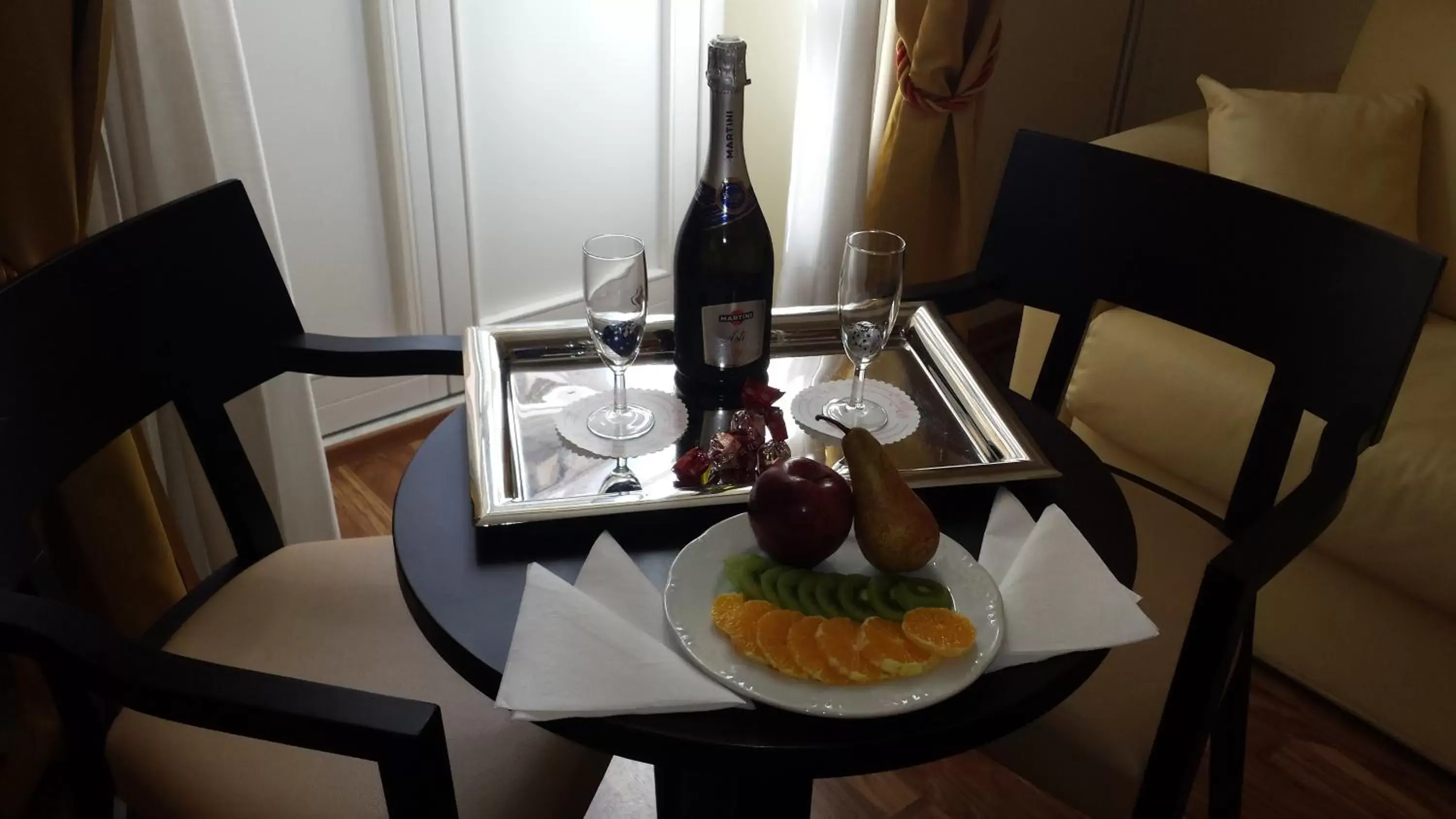 Living room, Dining Area in Hotel Due Colonne