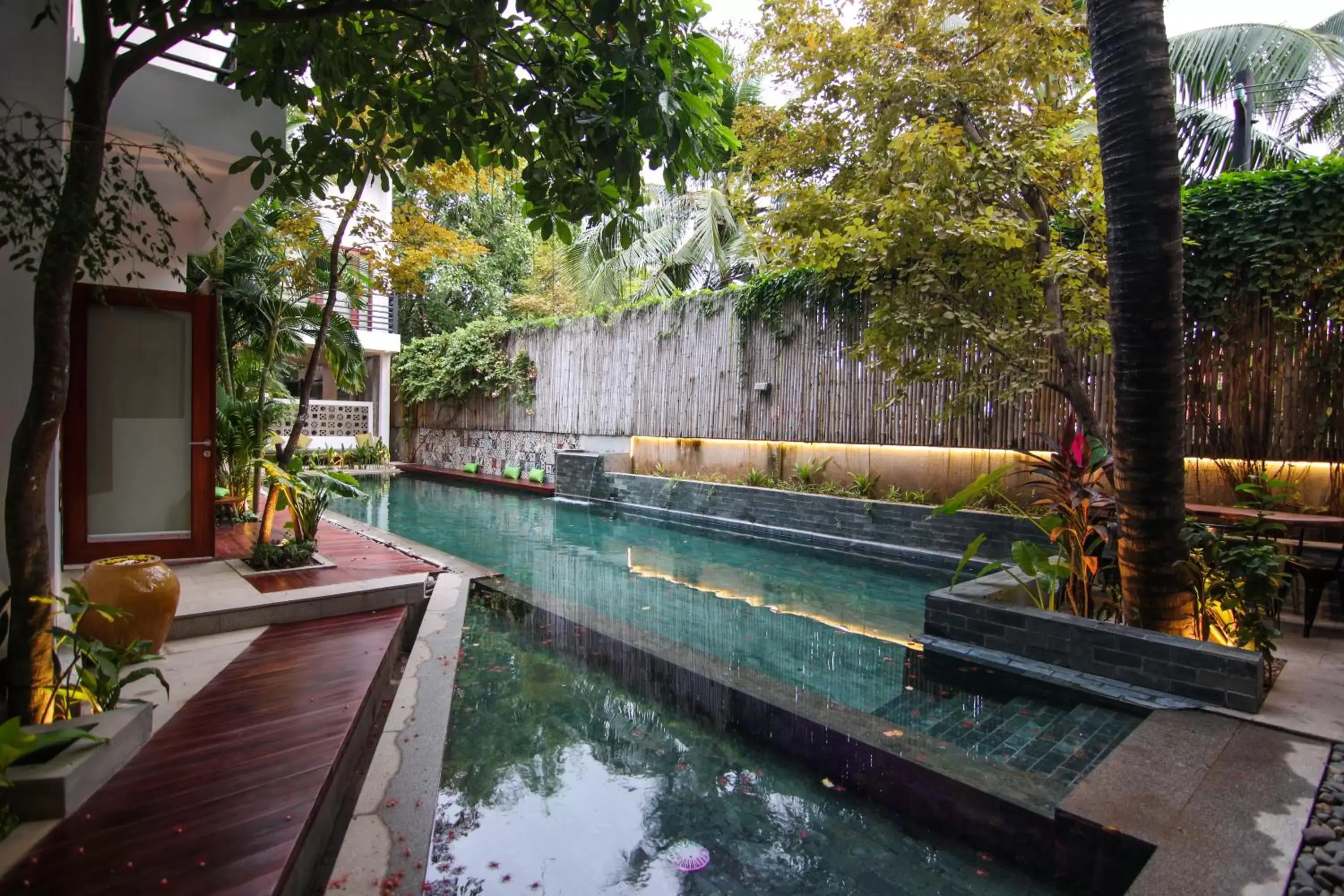 Swimming pool in Sarina Hotel & Villa Swimming pool in Sarina Hotel & Villa