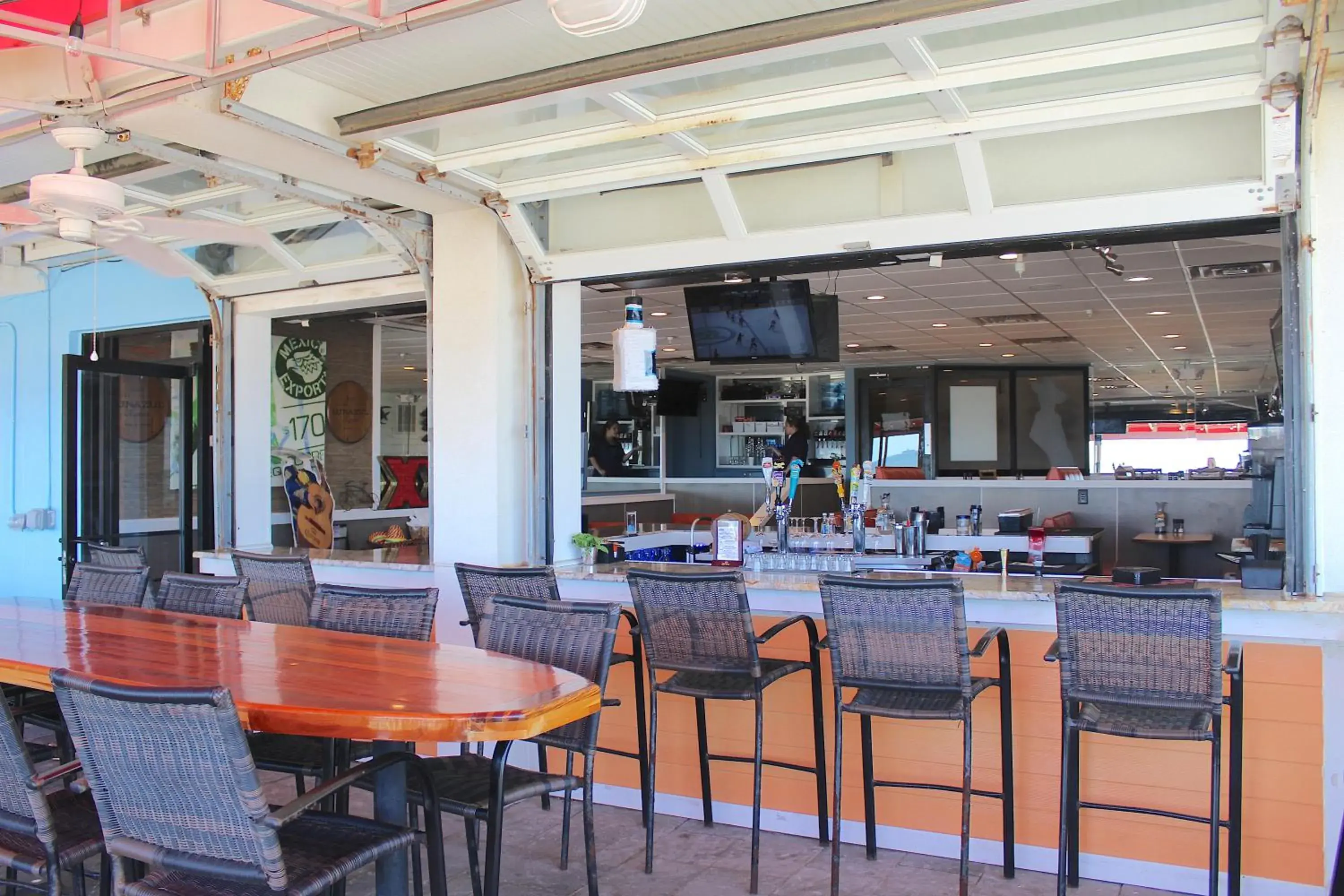 Patio, Restaurant/Places to Eat in Ocean Sands Resort