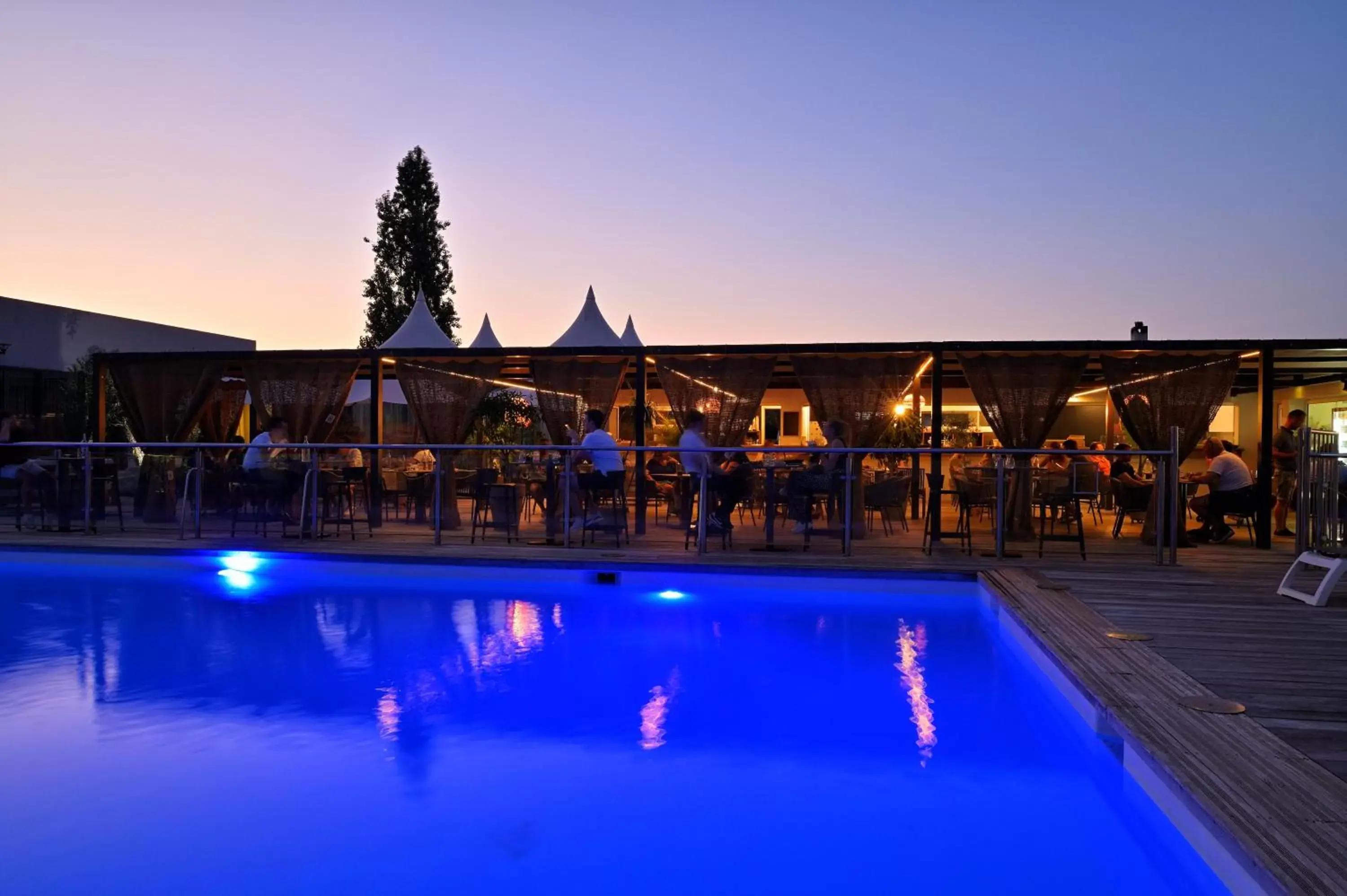 Pool view, Swimming Pool in Hôtel Spa Restaurant La Madrague