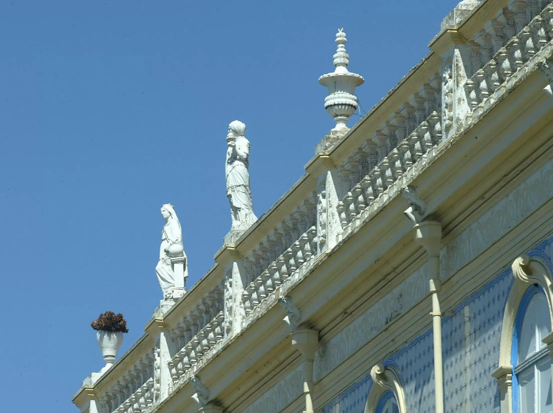 Facade/entrance, Property Building in Hotel de Moura