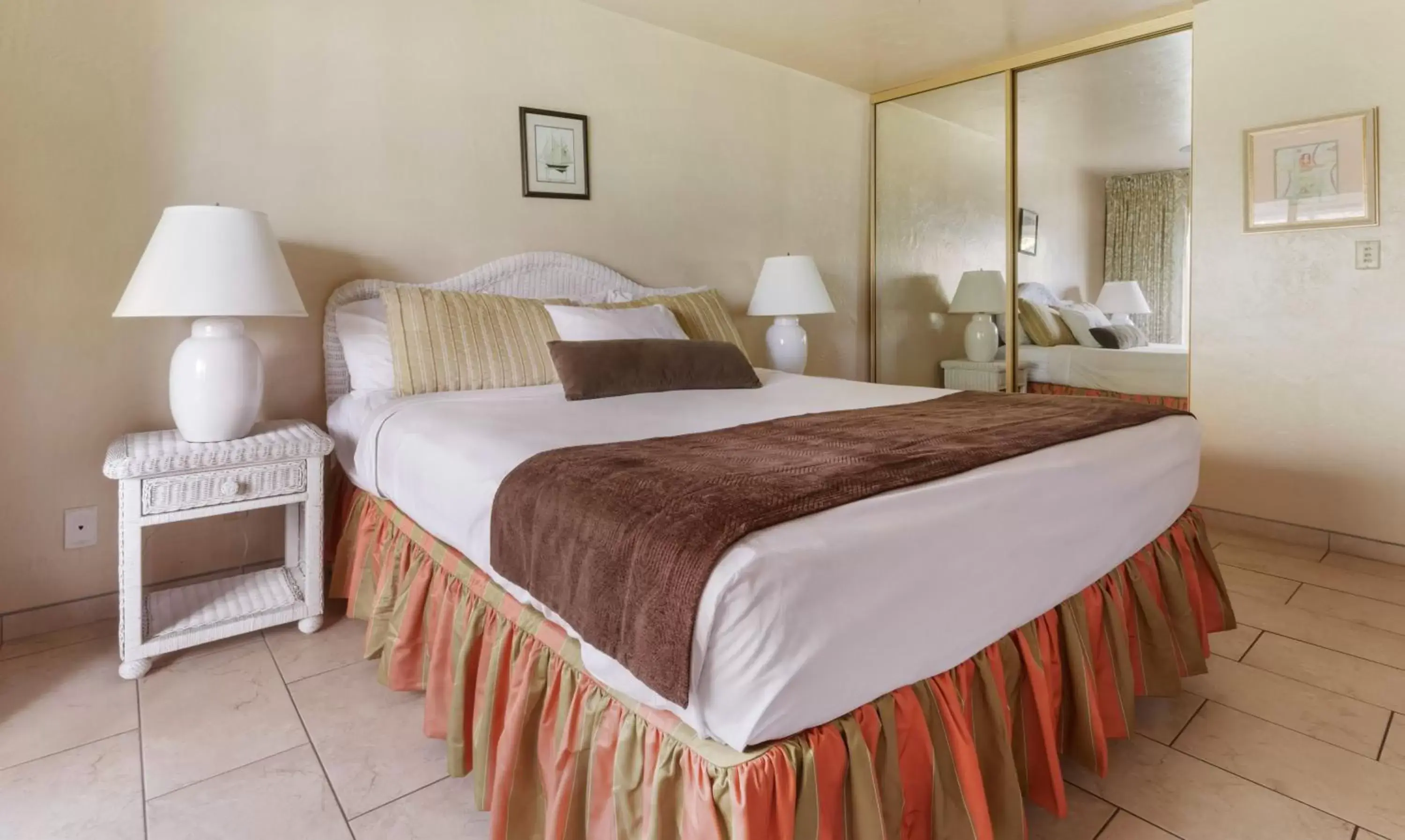Bedroom, Bed in Plantation Hale Suites
