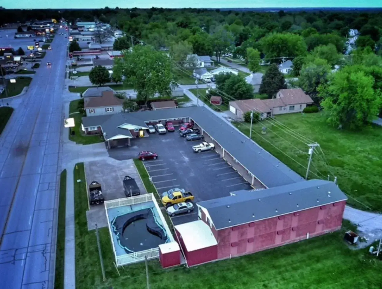 View (from property/room), Bird's-eye View in Guest House Motel Chanute