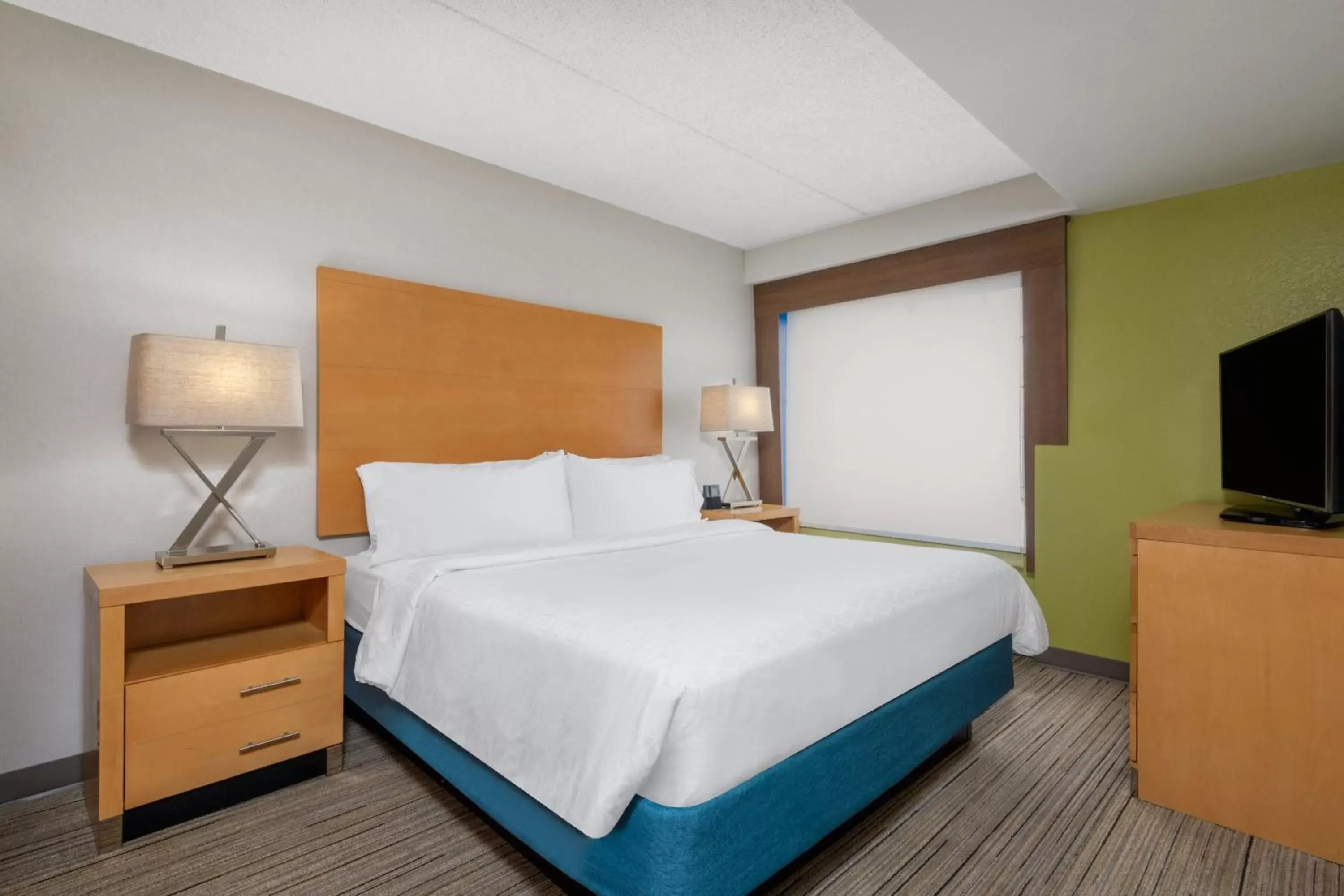 Photo of the whole room, Bed in Holiday Inn Express & Suites Wheat Ridge-Denver West, an IHG Hotel