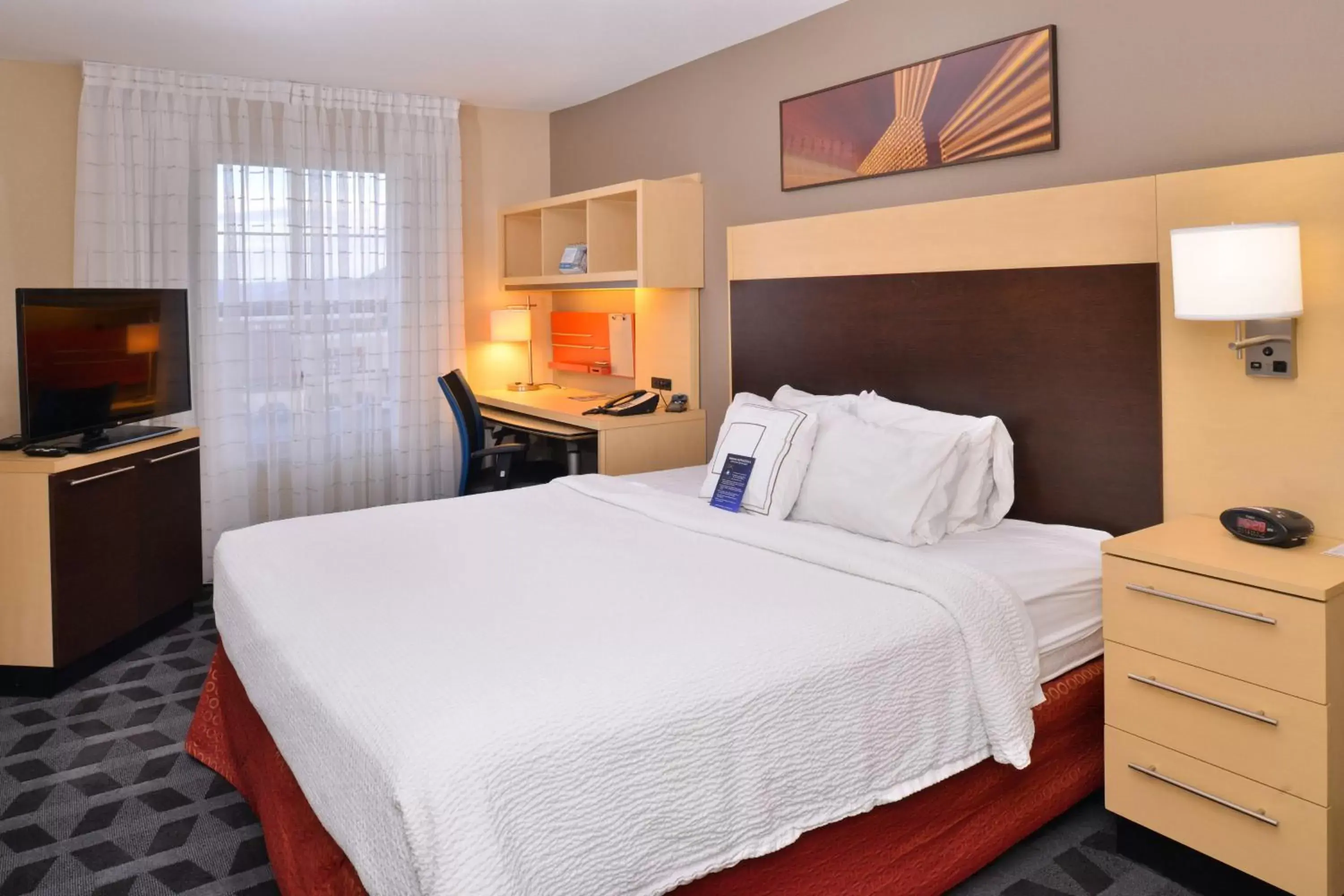 Bedroom, Bed in TownePlace Suites by Marriott Las Vegas Henderson