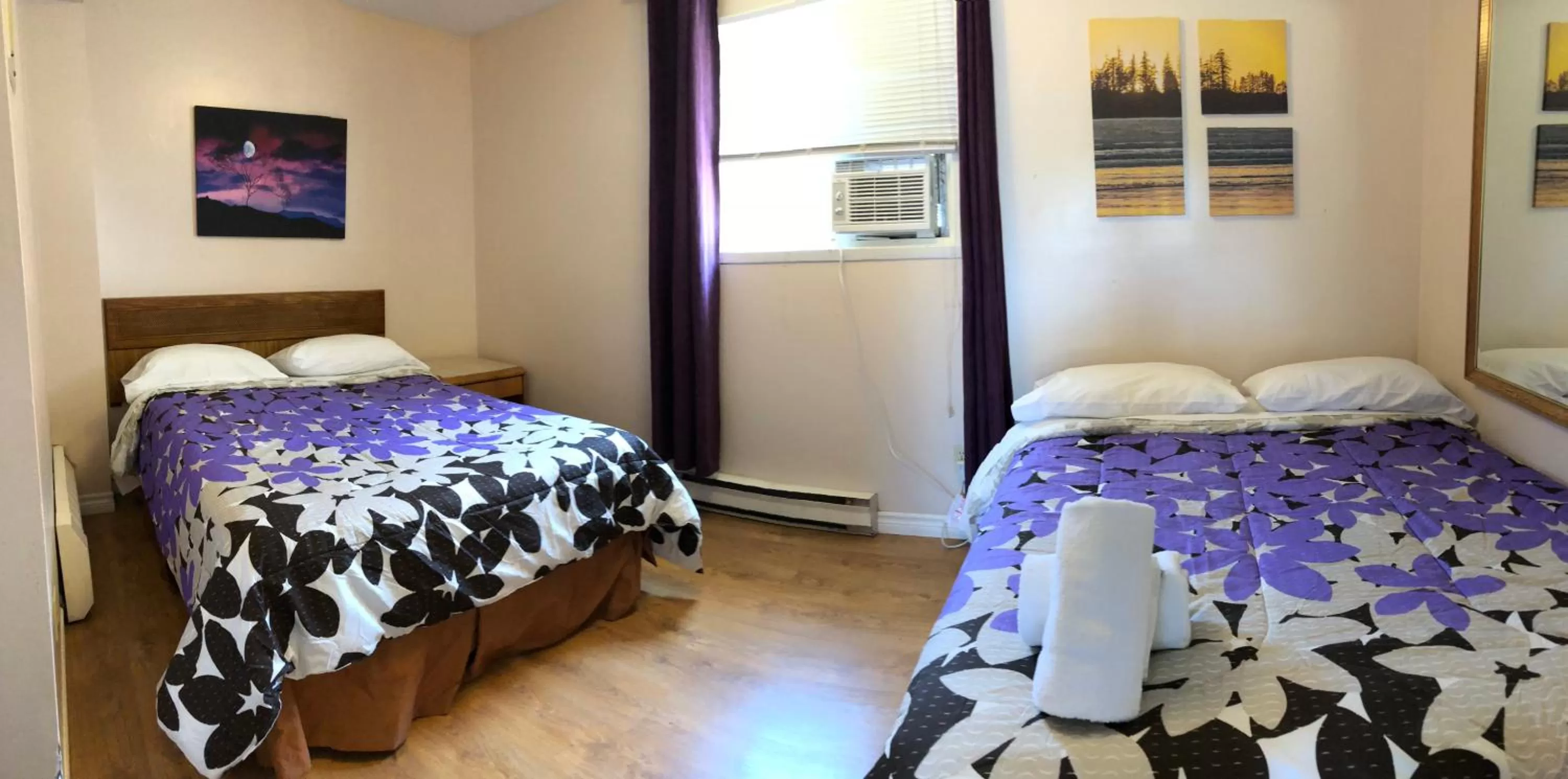 Bed in Wasaga Motel Inn