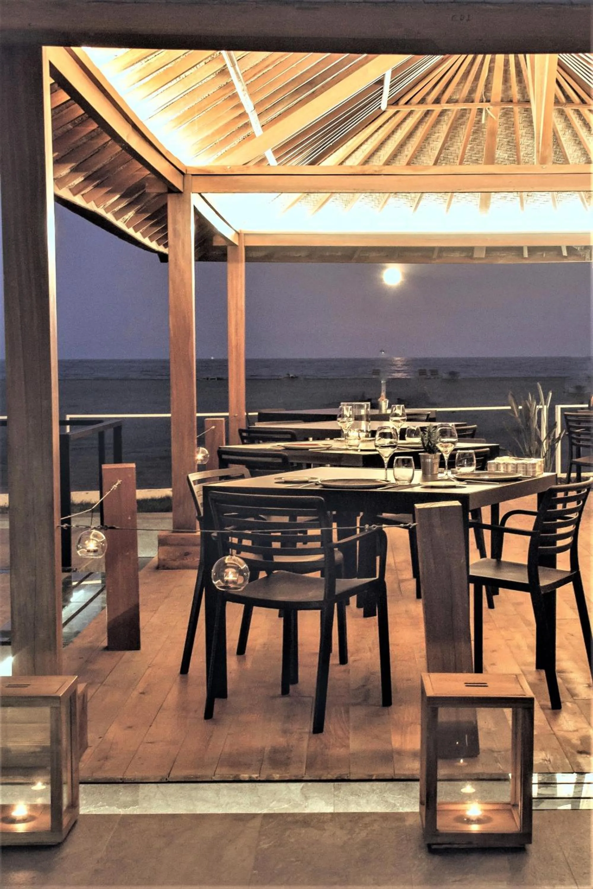 Restaurant/places to eat in Botaniq Hotel Boutique