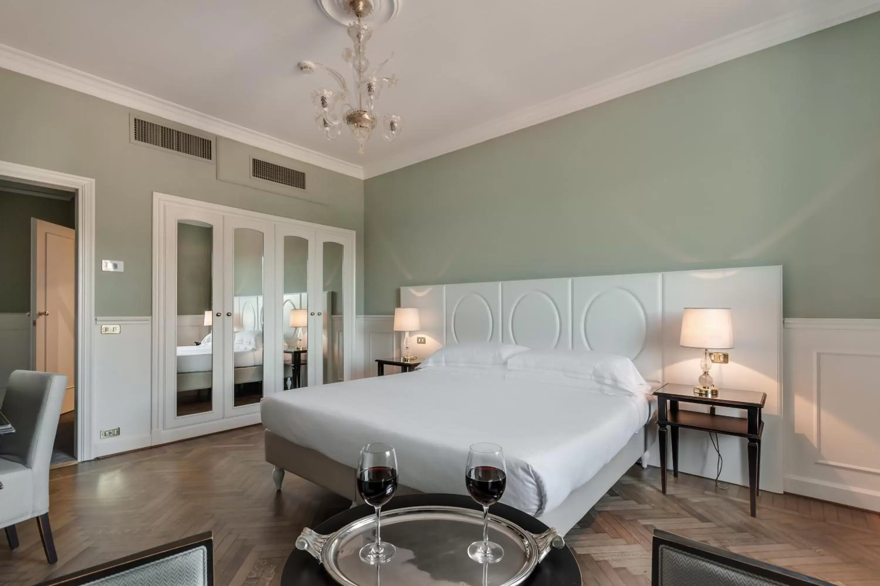 Premium Triple Room in Plaza Hotel Lucchesi