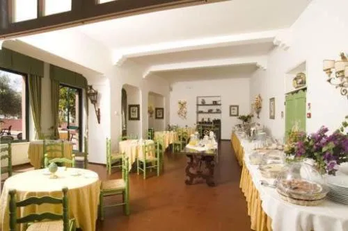 Restaurant/places to eat in Hotel Villa Sirina