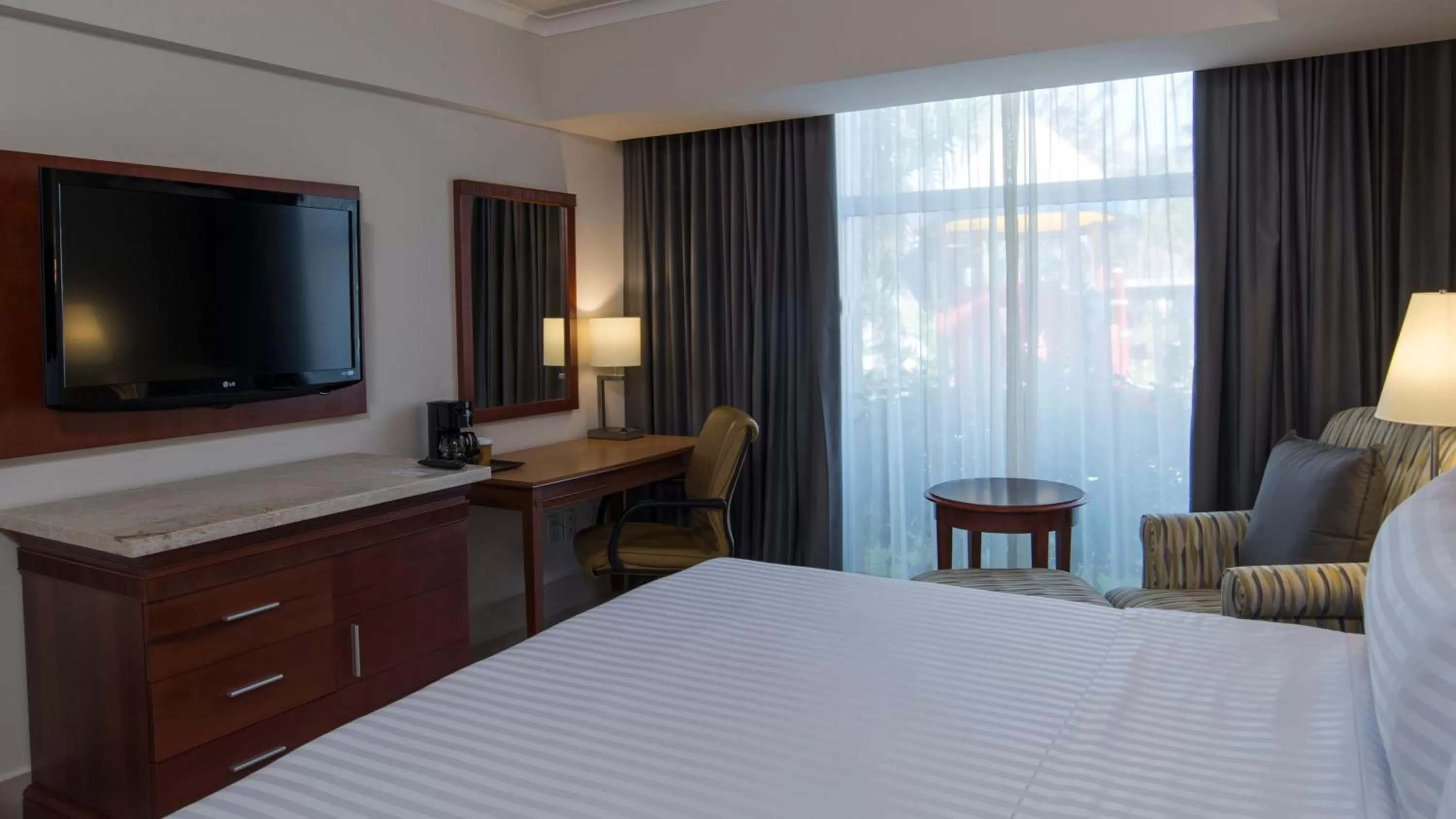 Photo of the whole room, Bed in Holiday Inn Tuxtla Gutierrez by IHG