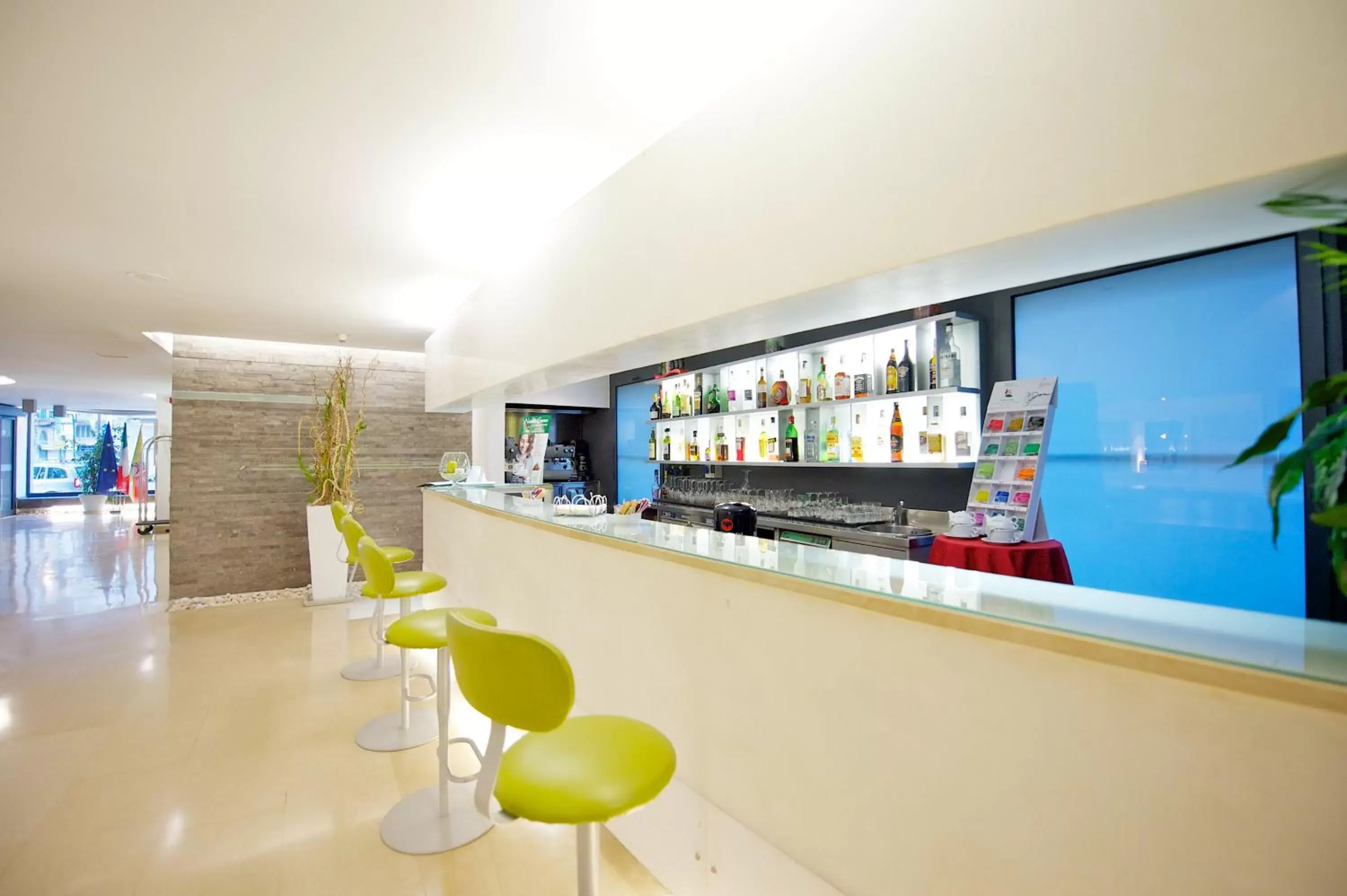 Lounge or bar in Mercure Palermo Centro Lounge or bar in Mercure Palermo Centro