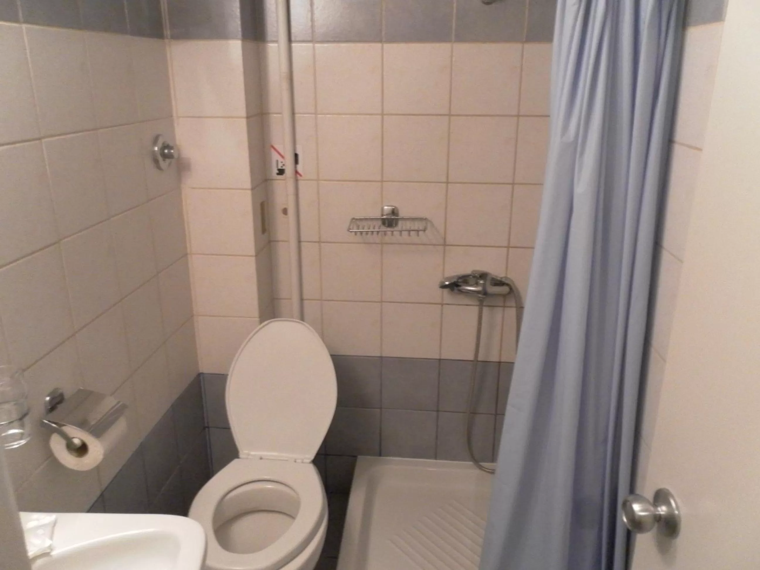 Shower, Bathroom in Esperia