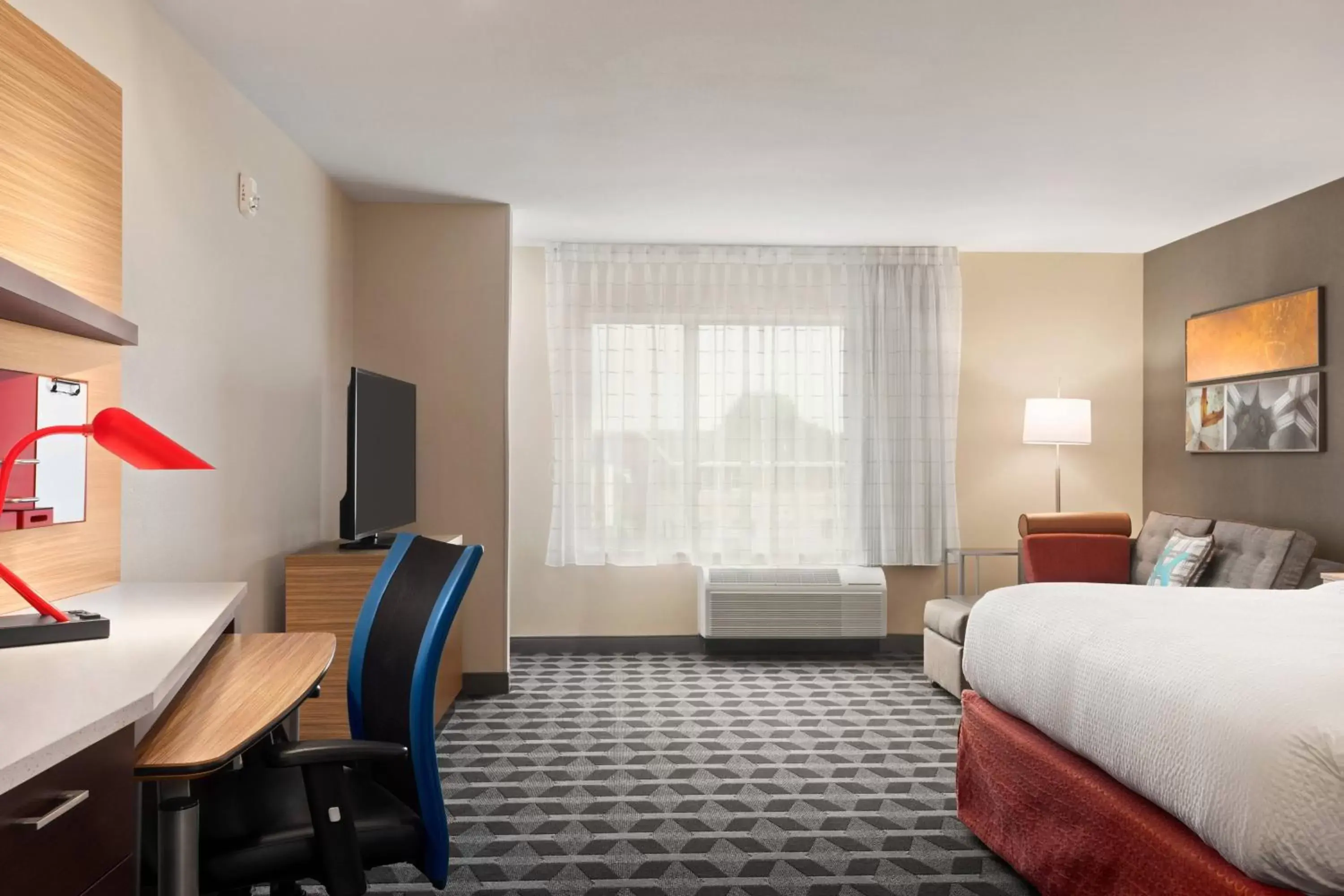 Bedroom in TownePlace Suites by Marriott Janesville
