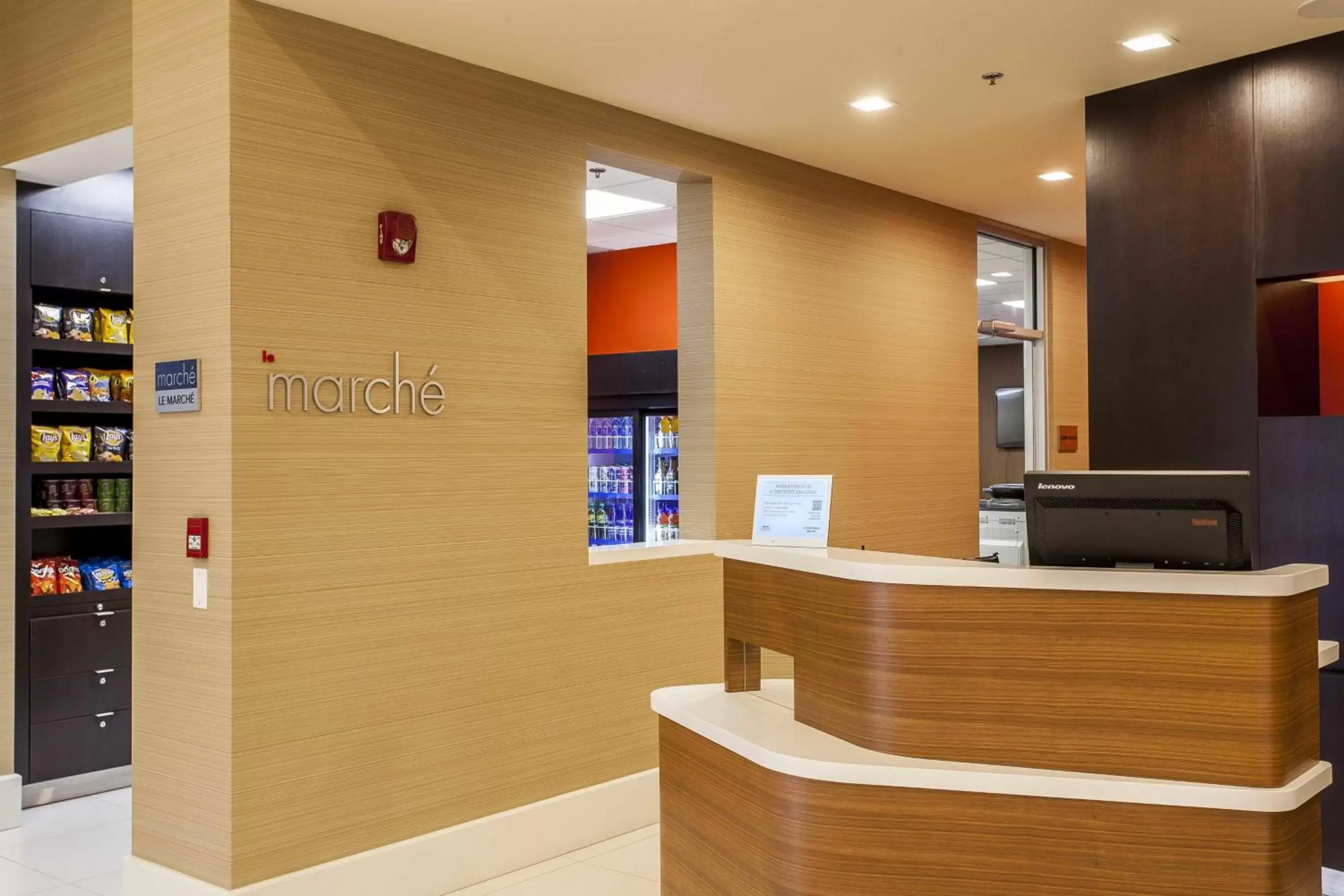 Lobby or reception in Courtyard by Marriott Montreal West Island/Baie D’Urfe