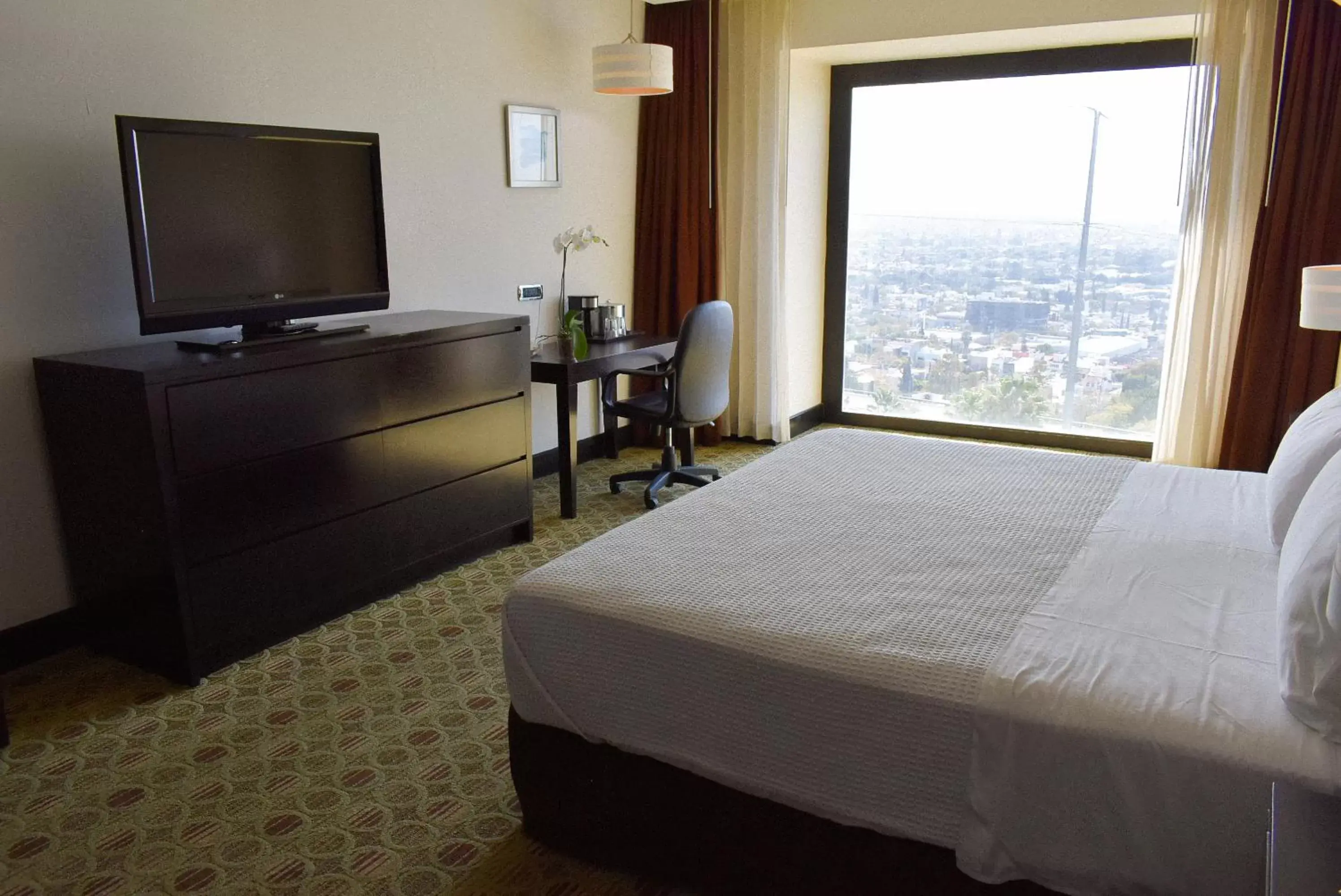 TV and multimedia, Bed in Hotel Diamante Queretaro