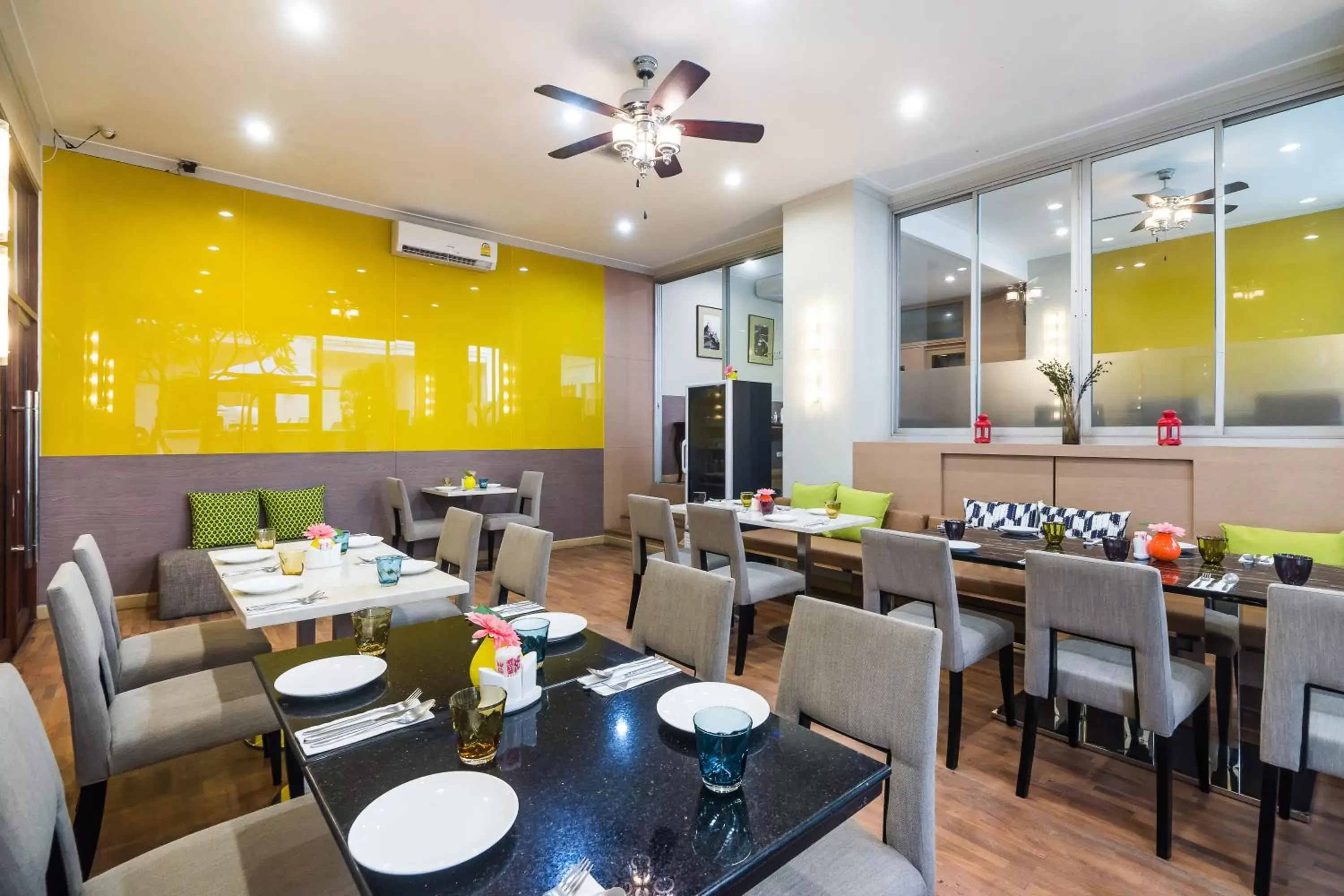 Restaurant/Places to Eat in Asoke Residence Sukhumvit by UHG