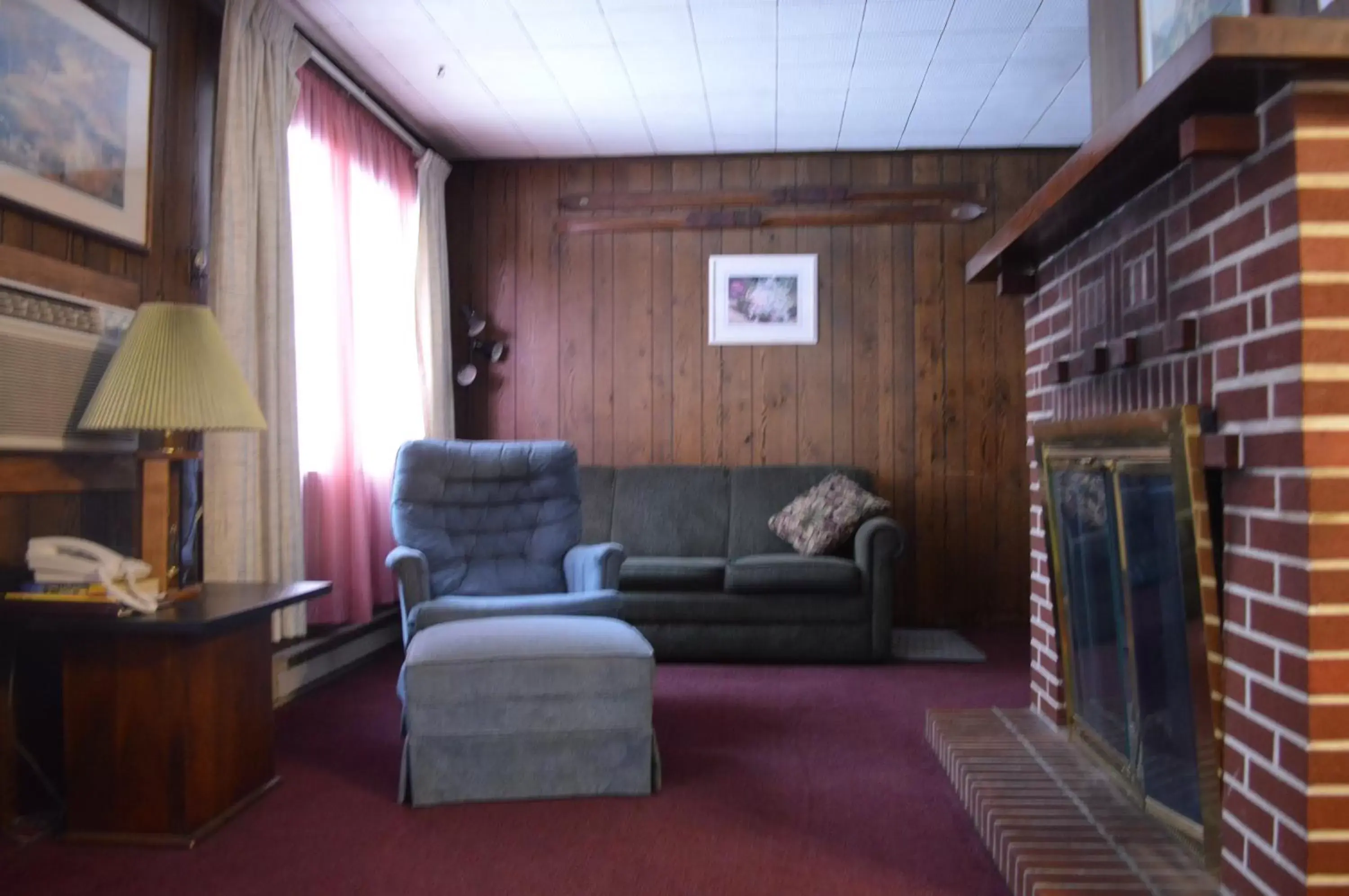 Living room, Seating Area in Maple Leaf Inn Lake Placid