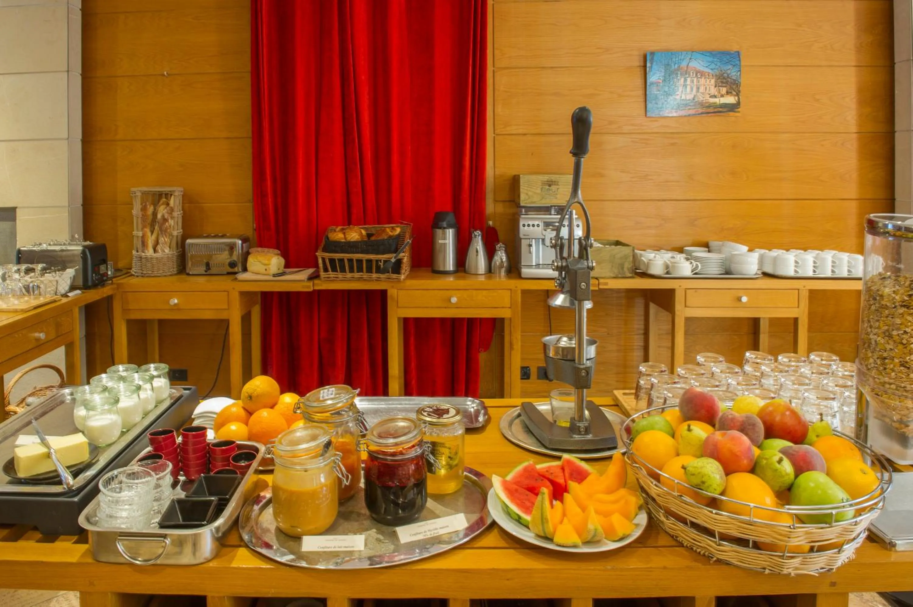 Buffet breakfast in Domaine De Barres