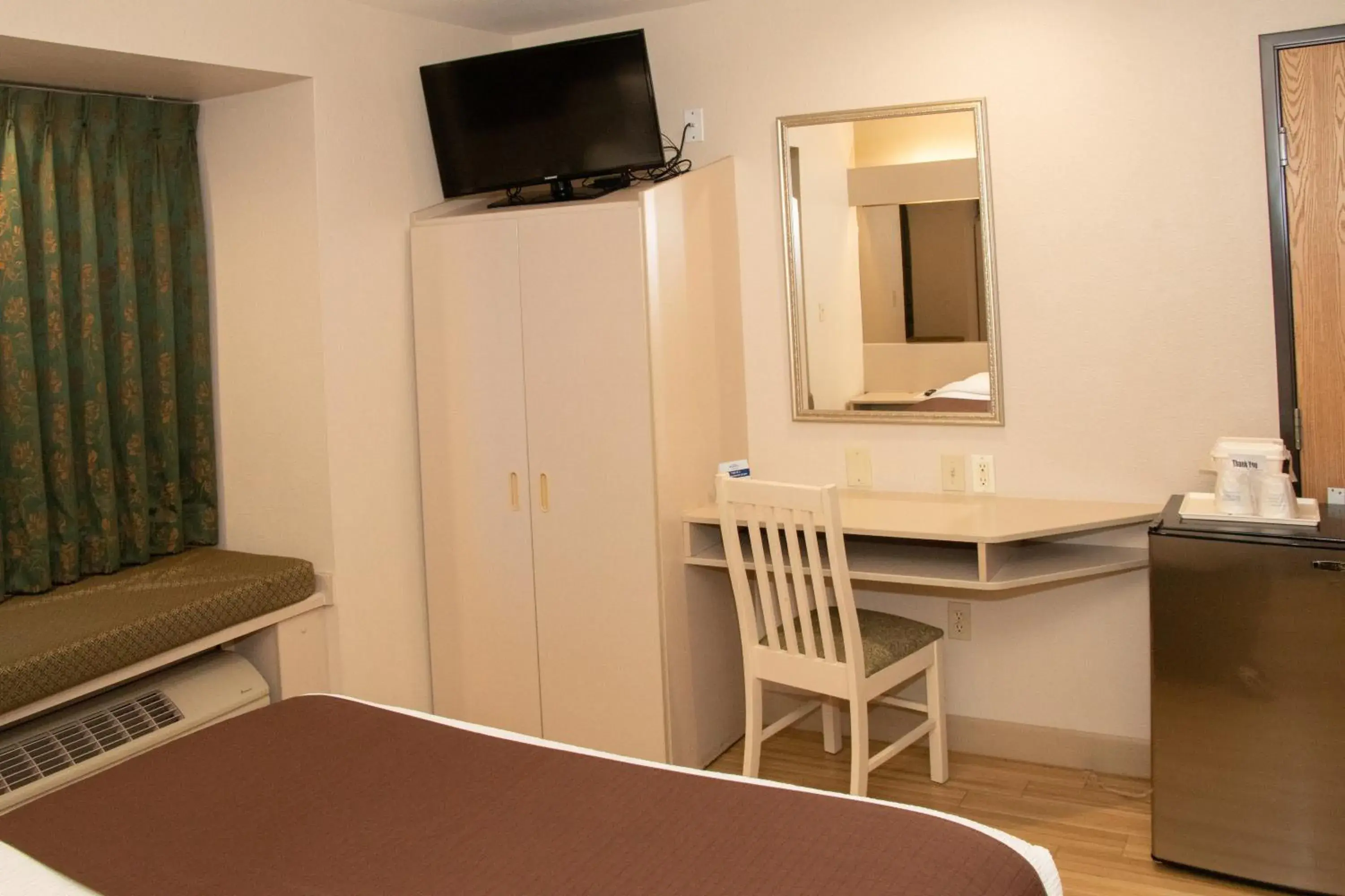 Bed in Microtel Inn & Suites Lodi Bed in Microtel Inn & Suites Lodi