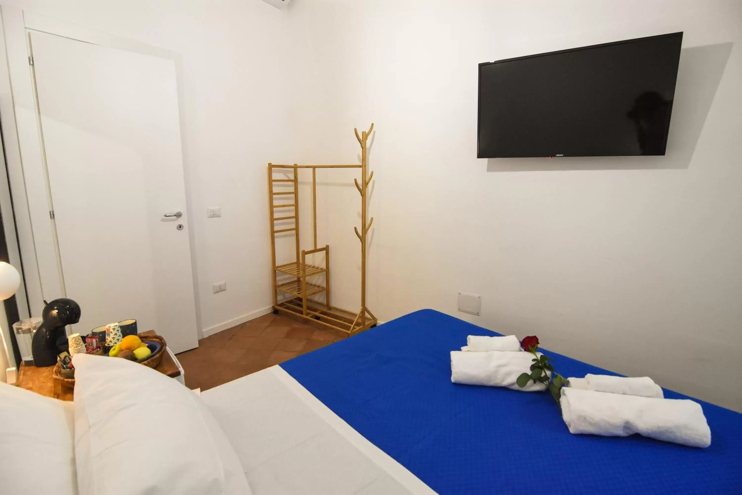 Double Room with Private Bathroom in Arte Domus Napoli B&B Double Room with Private Bathroom in Arte Domus Napoli B&B