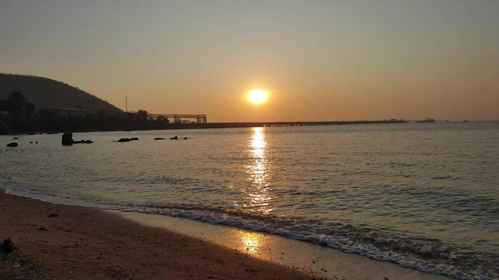 Sunset in โรงแรม ชาโตว์วิสต้า