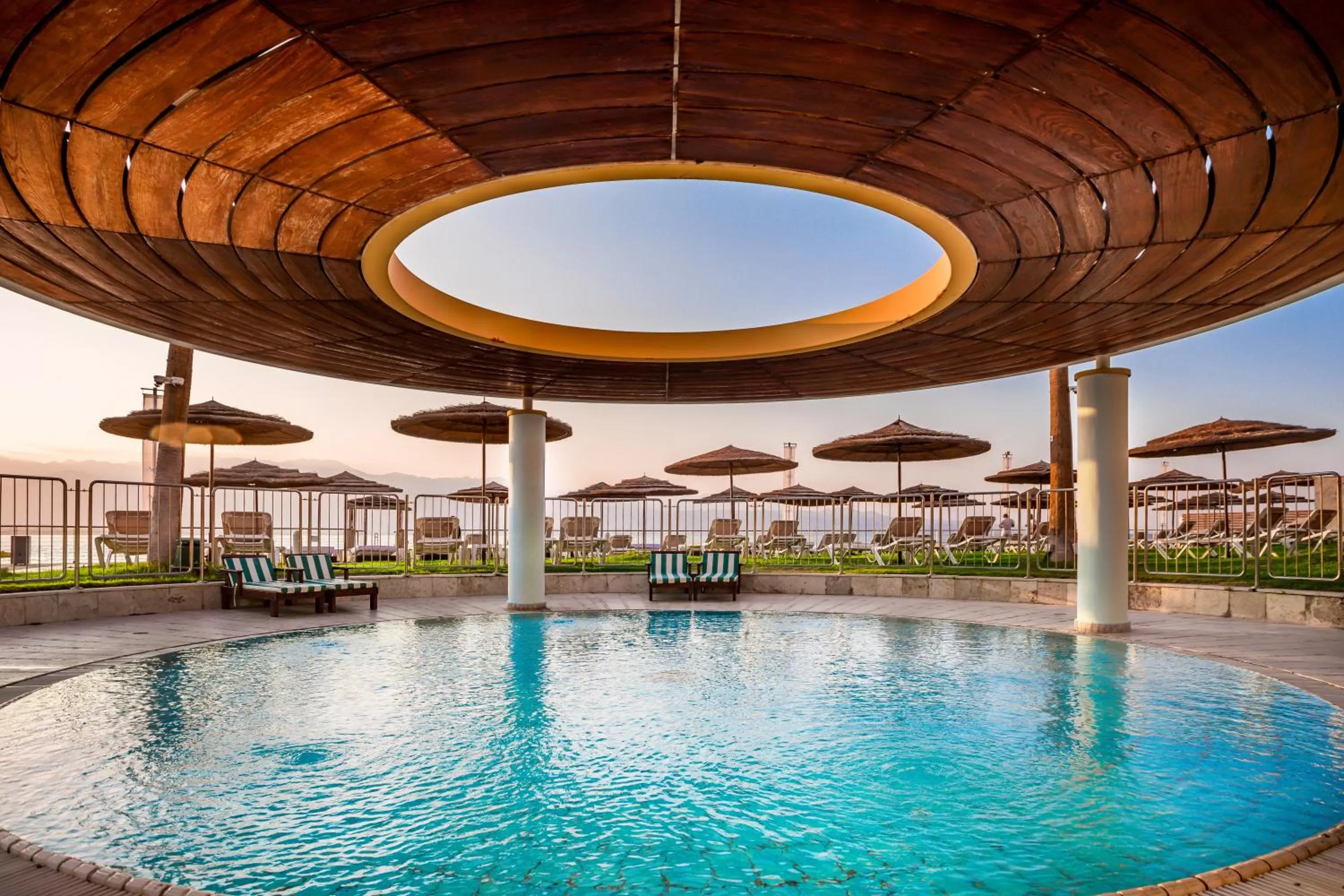 Swimming pool in Aria