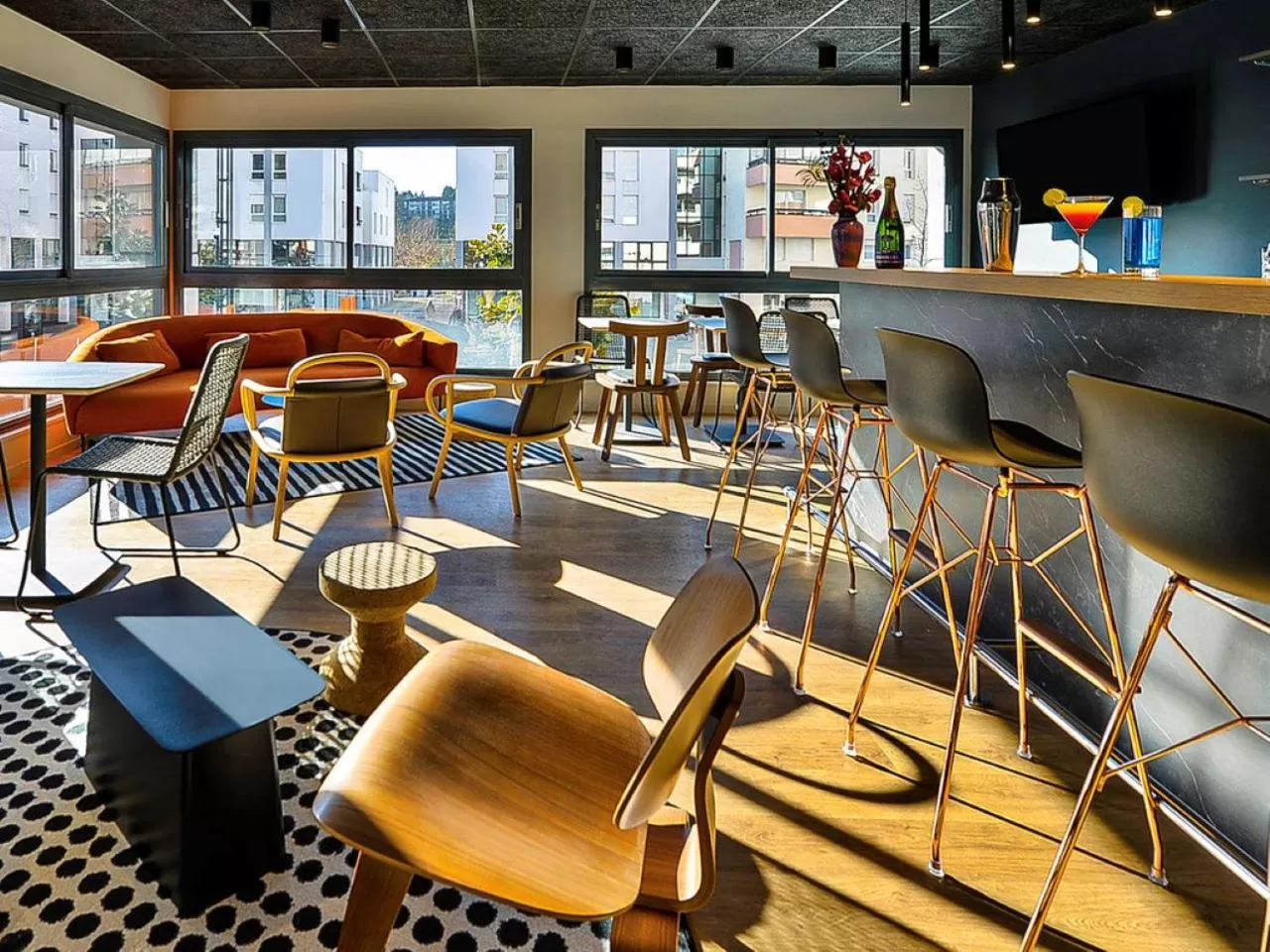 Lounge or bar in Ibis Annecy - Cran-Gevrier