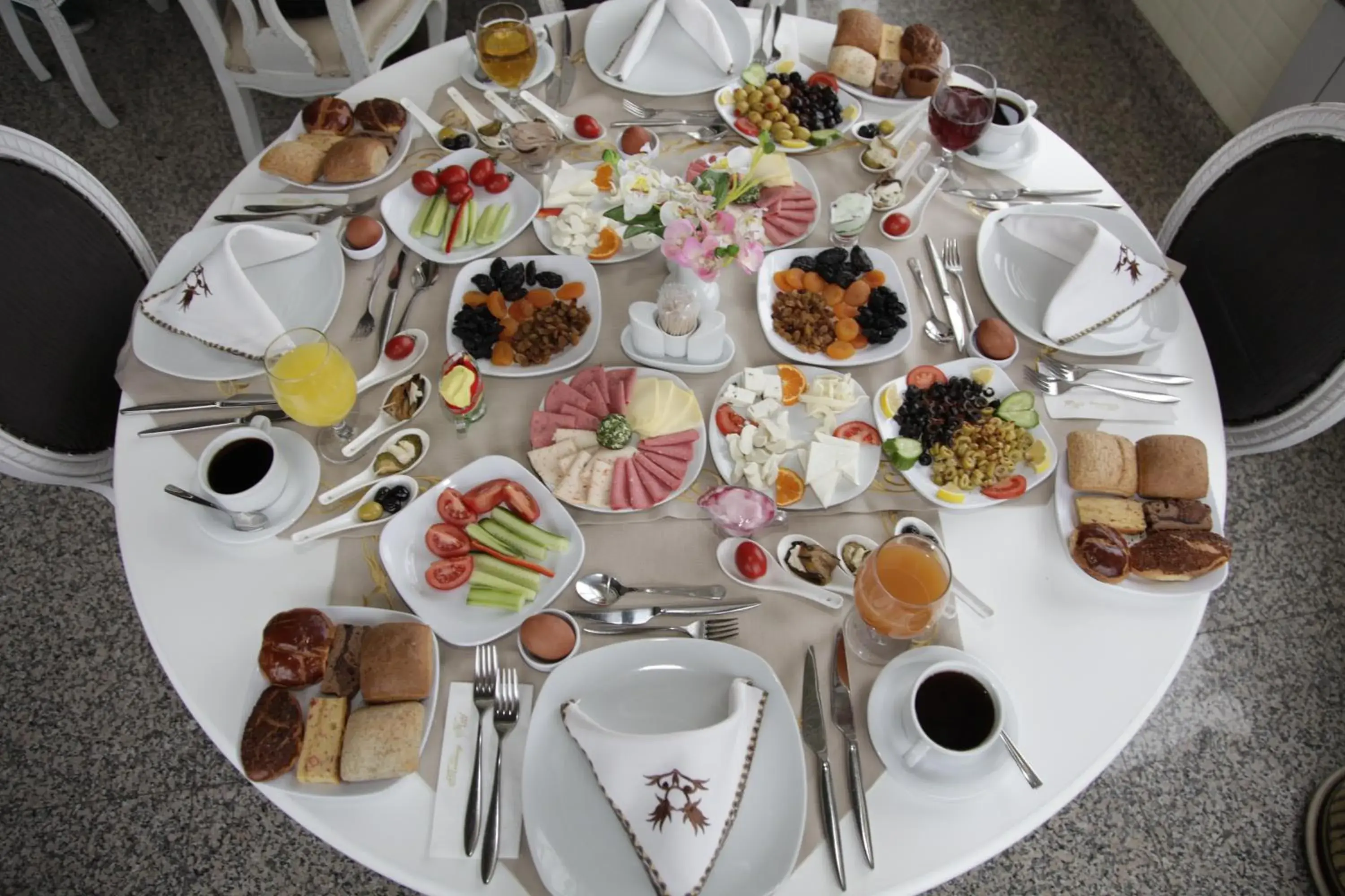 Restaurant/places to eat, Breakfast in Marmaray Hotel