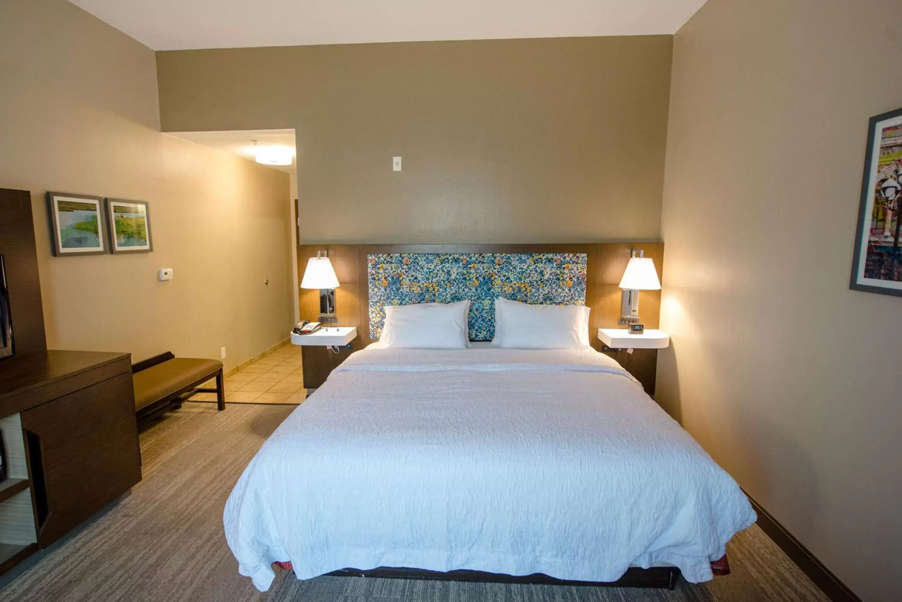 Bed in Hampton Inn & Suites Port Arthur