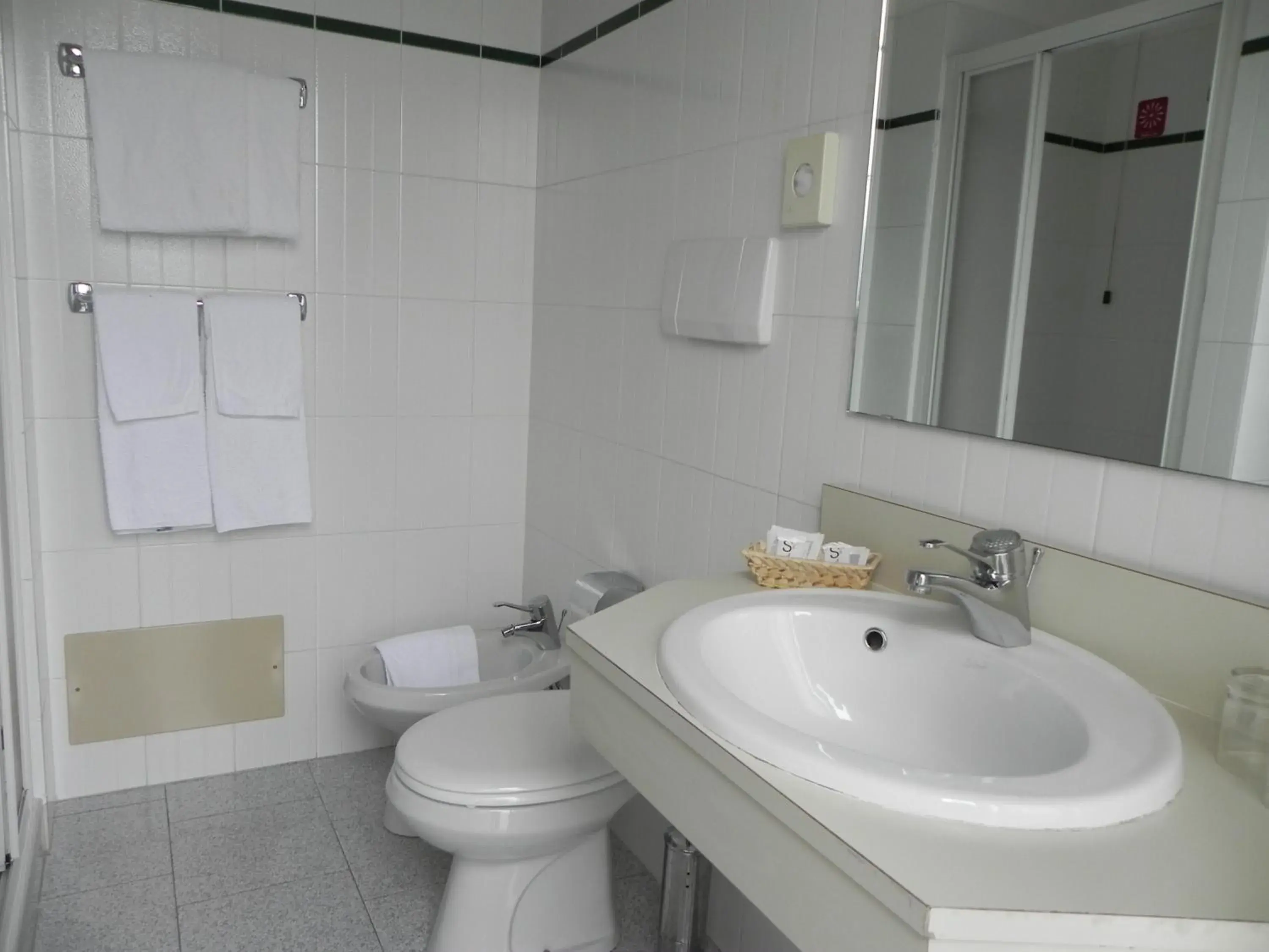 Bathroom in Hotel Italie et Suisse