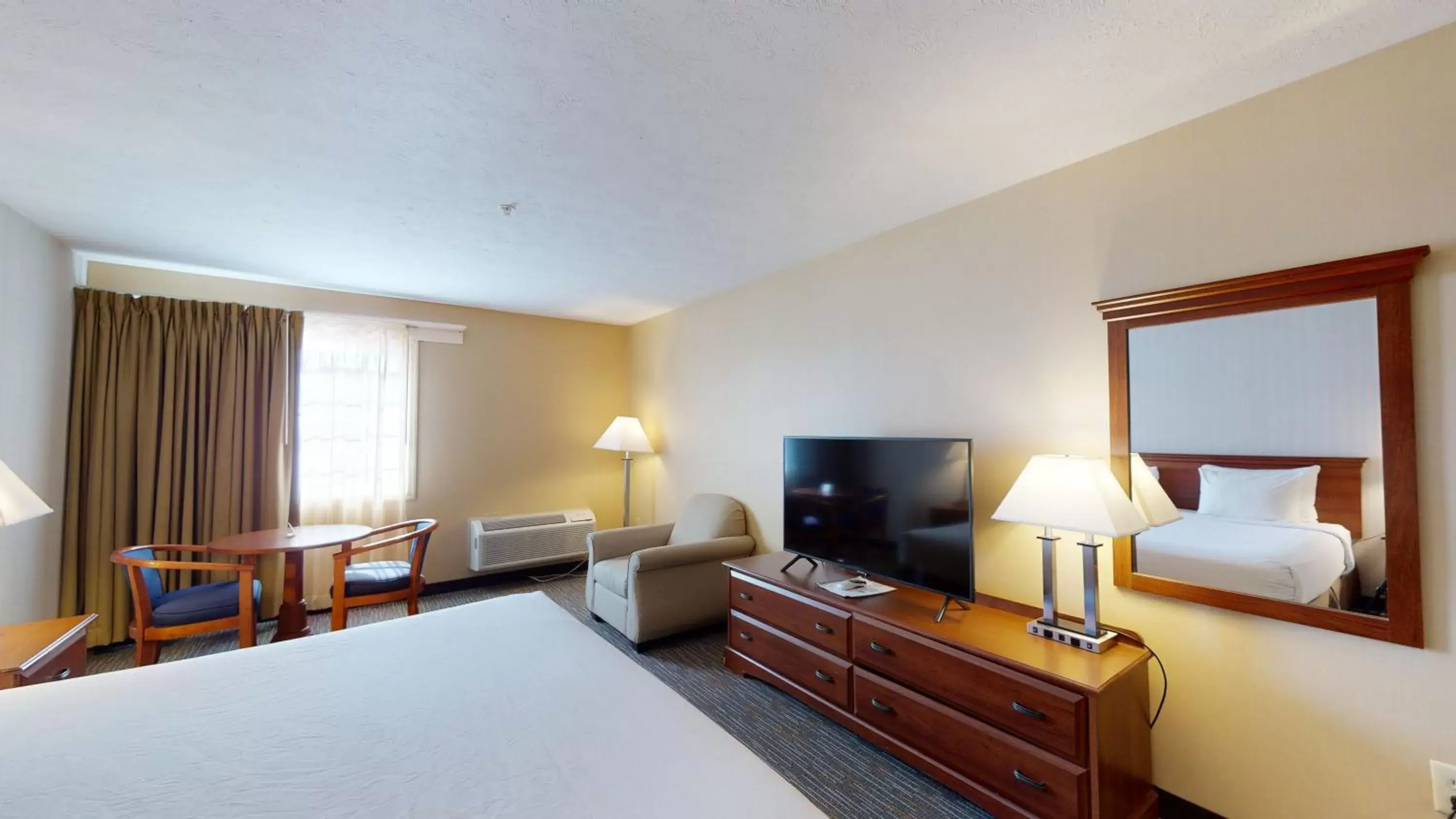 TV and multimedia, TV/Entertainment Center in Ramada by Wyndham Strasburg - Shenandoah Valley