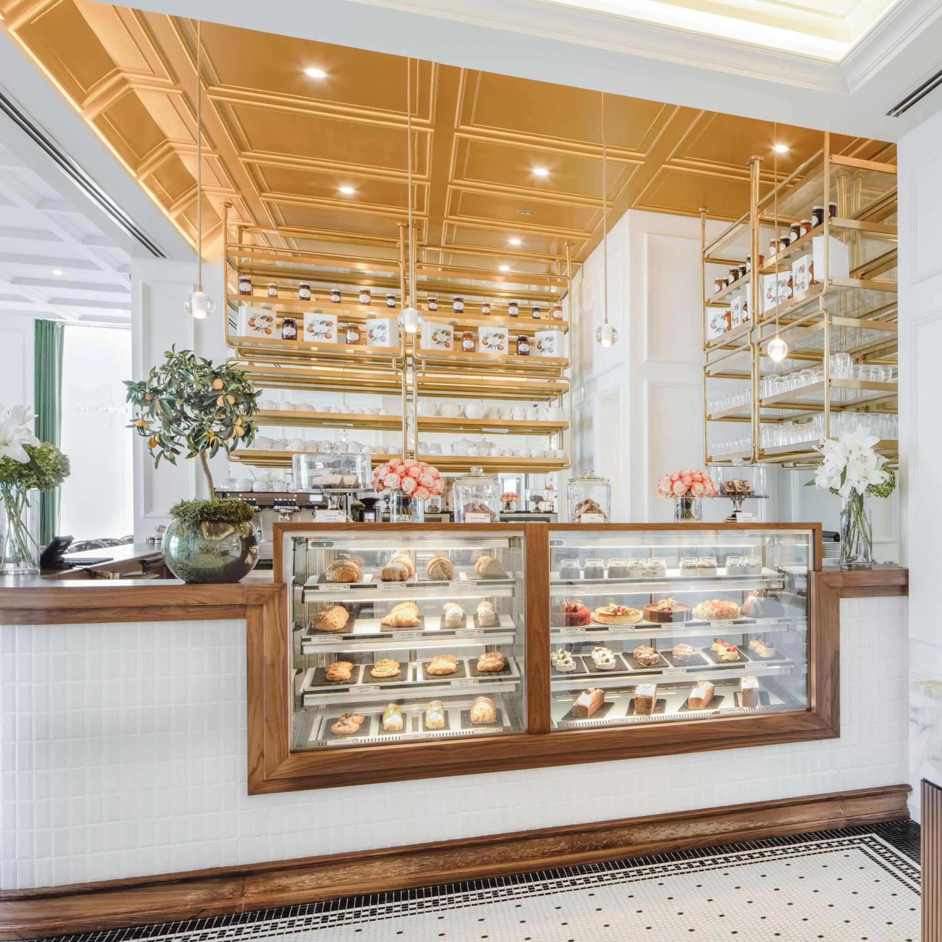 Food and drinks in The Plaza Doha, LXR Hotels & Resorts