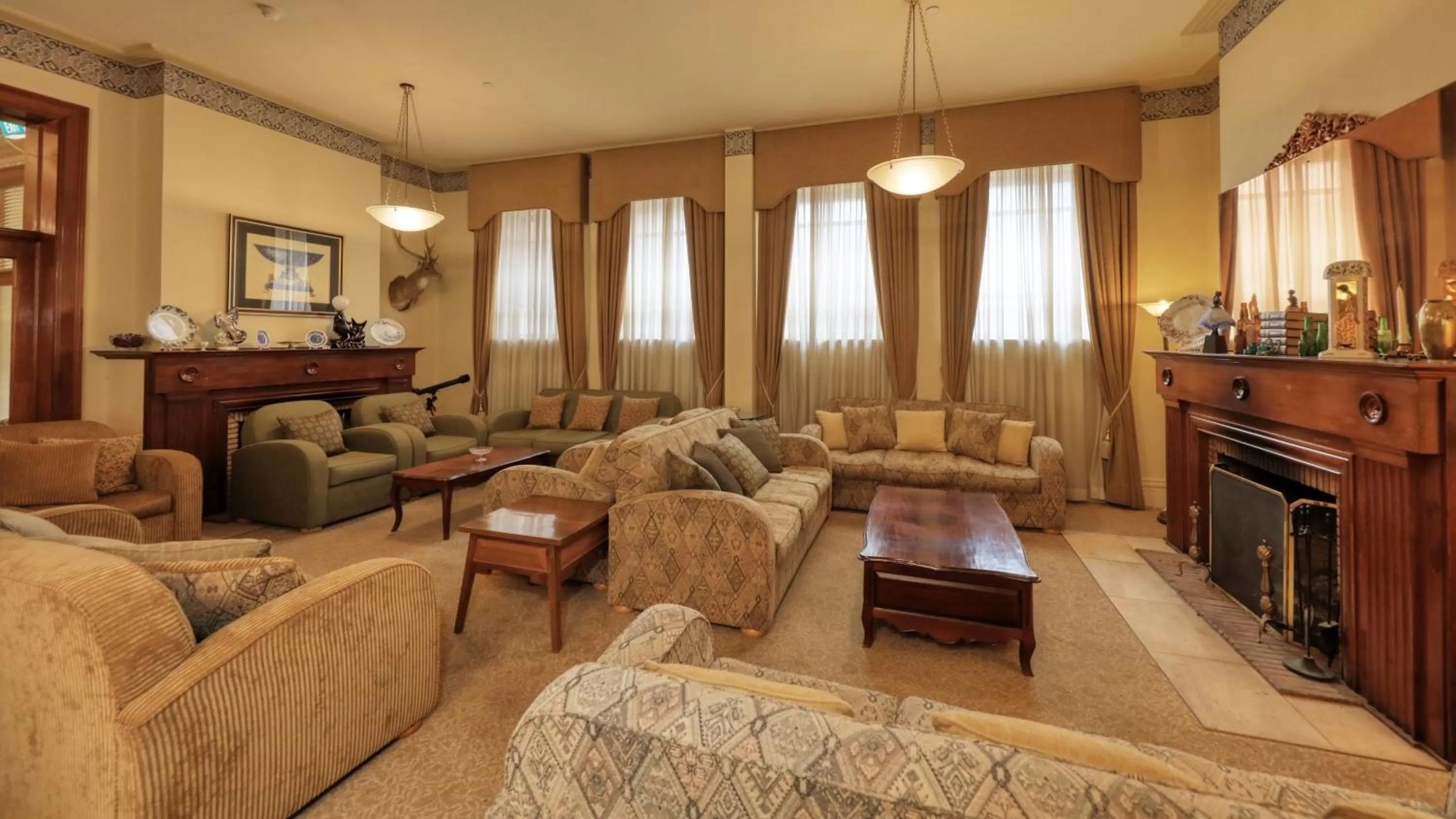 Lounge or bar in Royal Exchange Hotel