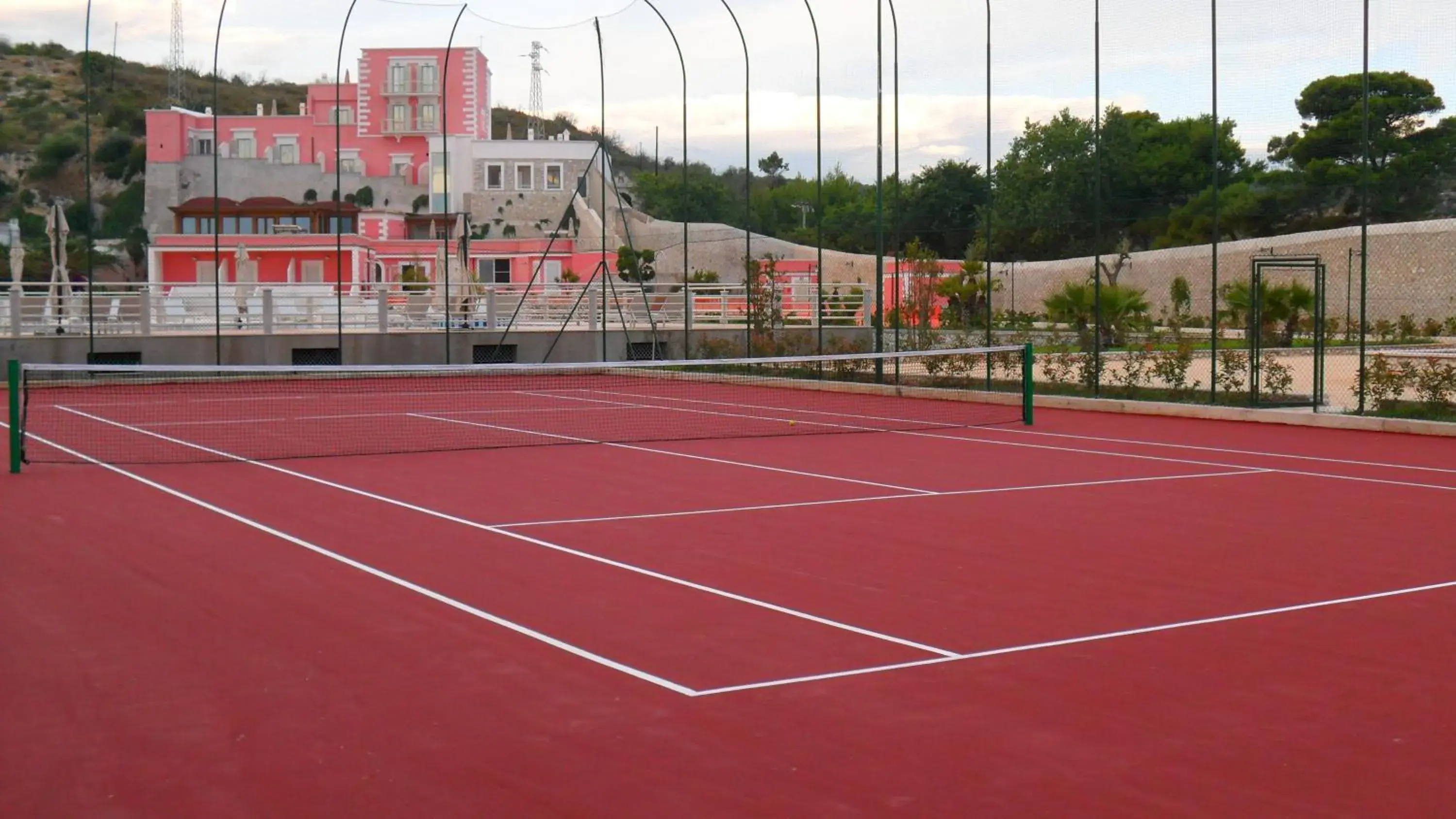 Activities, Tennis/Squash in Hotel Boutique Il Castellino Relais