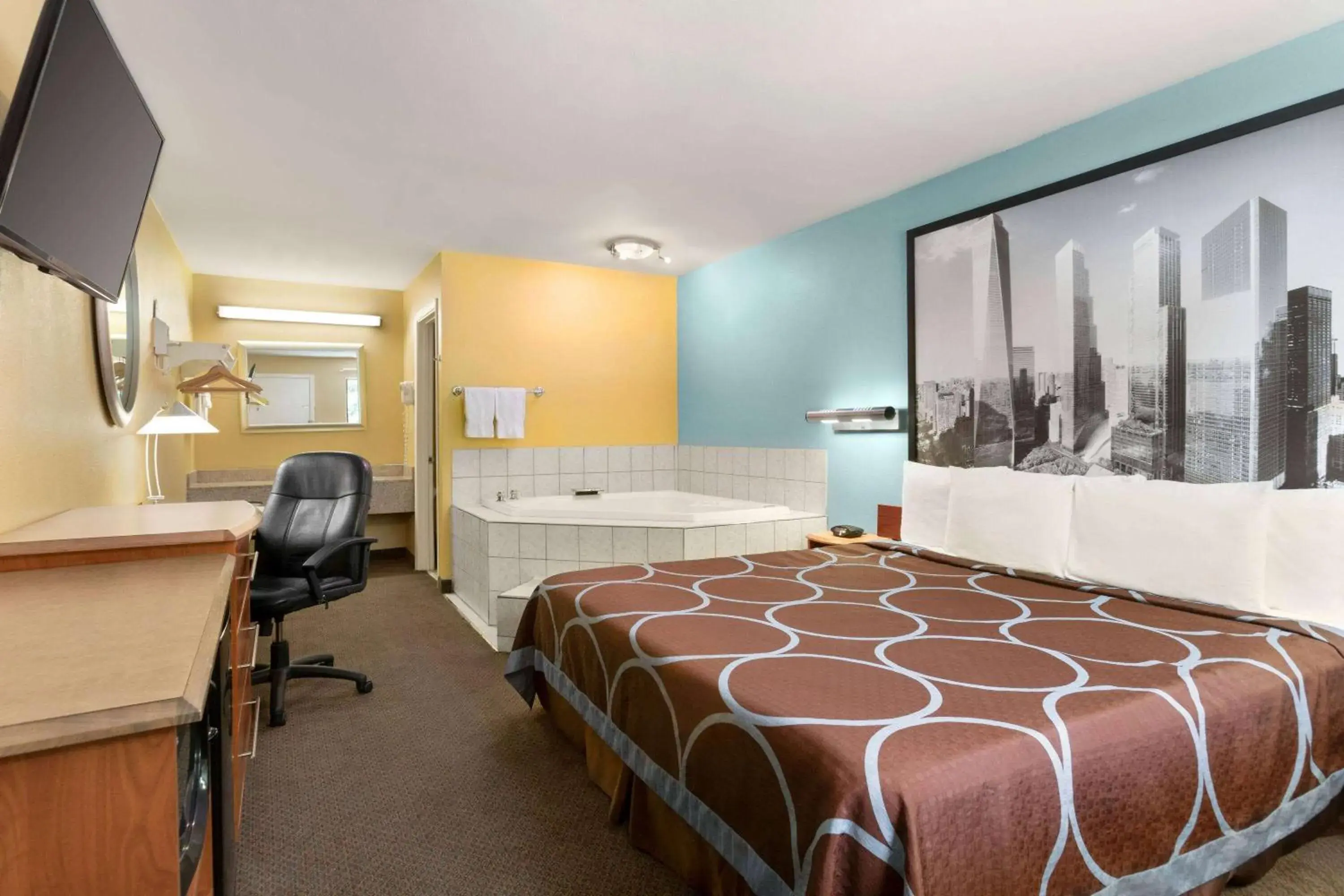 Photo of the whole room, Bed in Super 8 by Wyndham Findlay