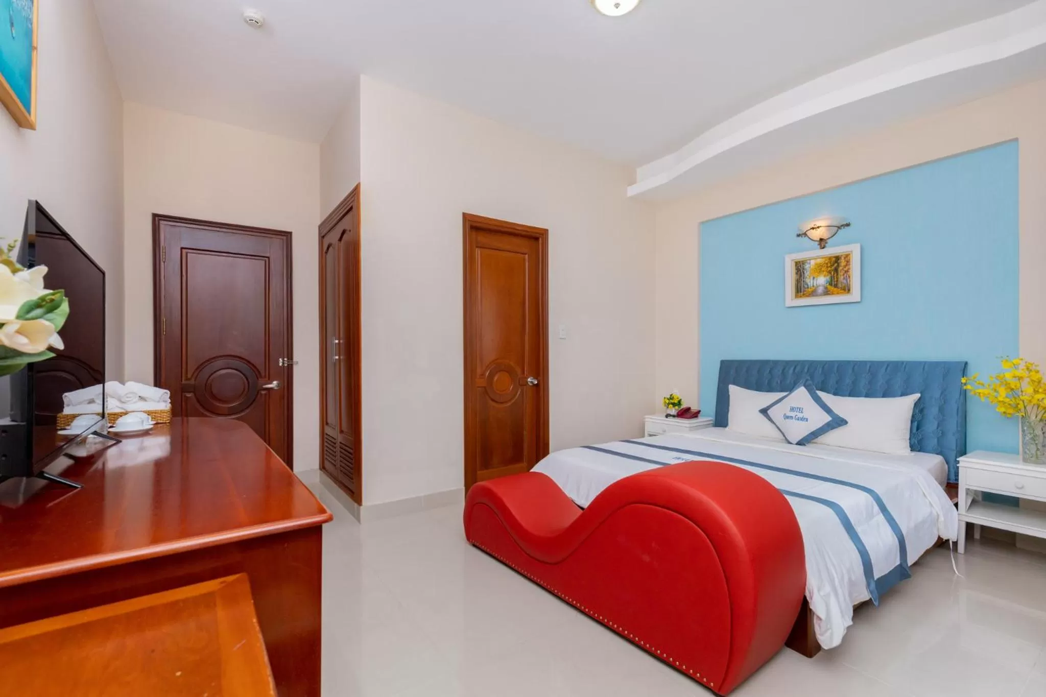 hair dresser, Bed in Queen Garden Hotel & Apartment