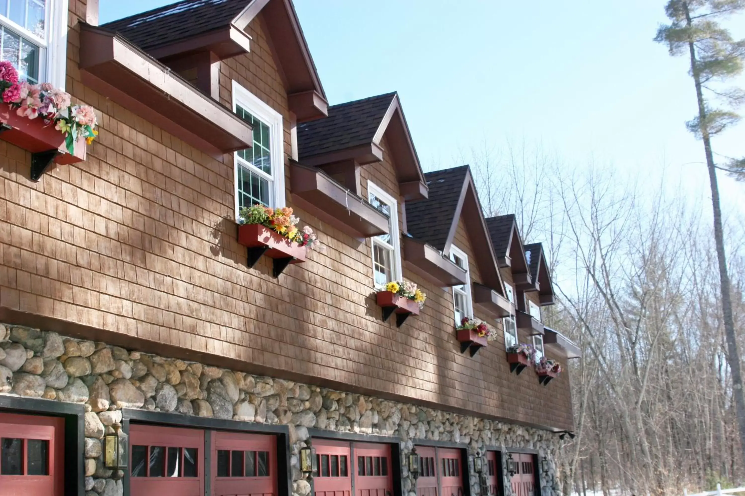 Property Building in Old Saco Inn