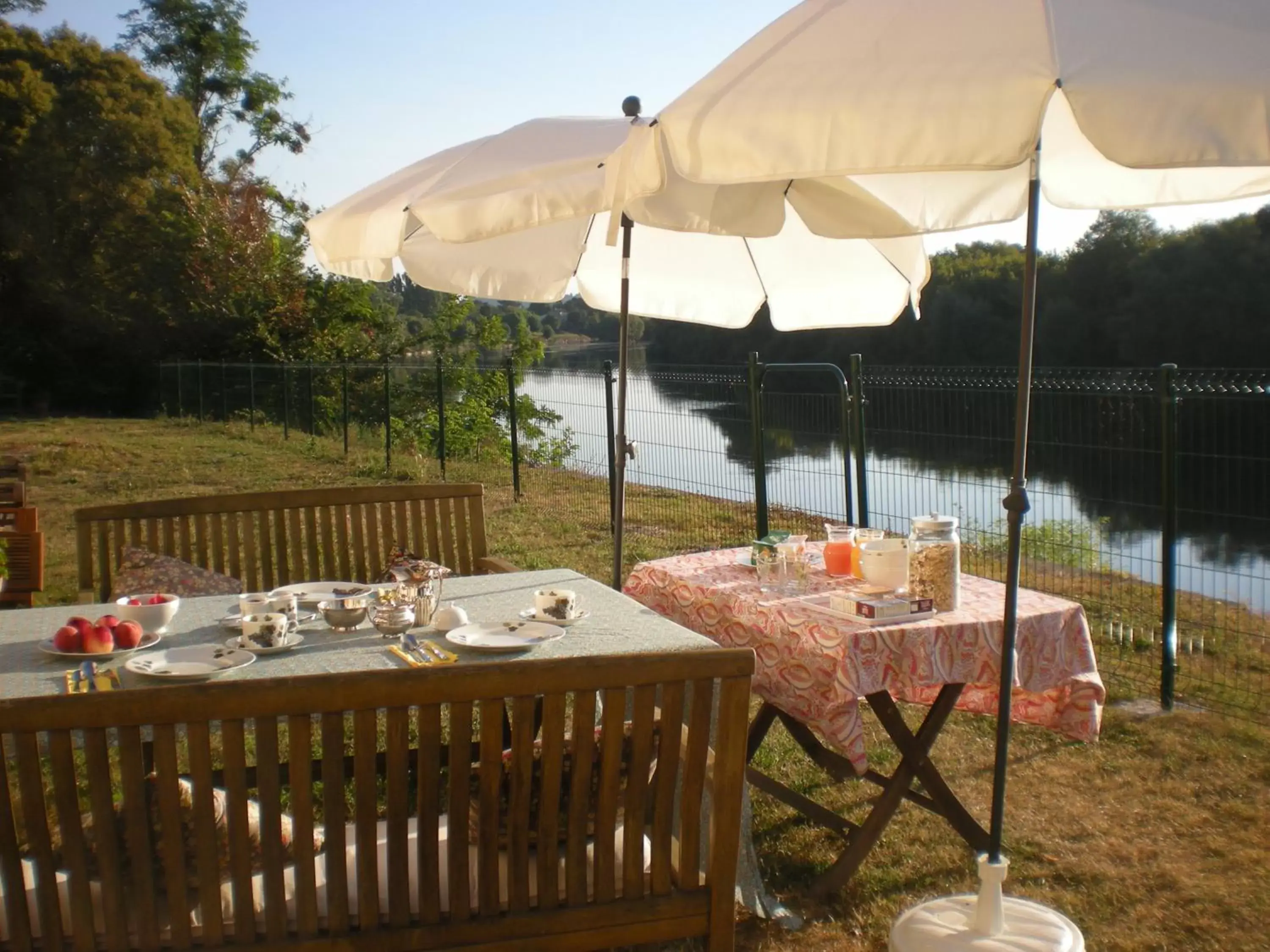 Property building, Restaurant/Places to Eat in Le Manoir de la Riviere