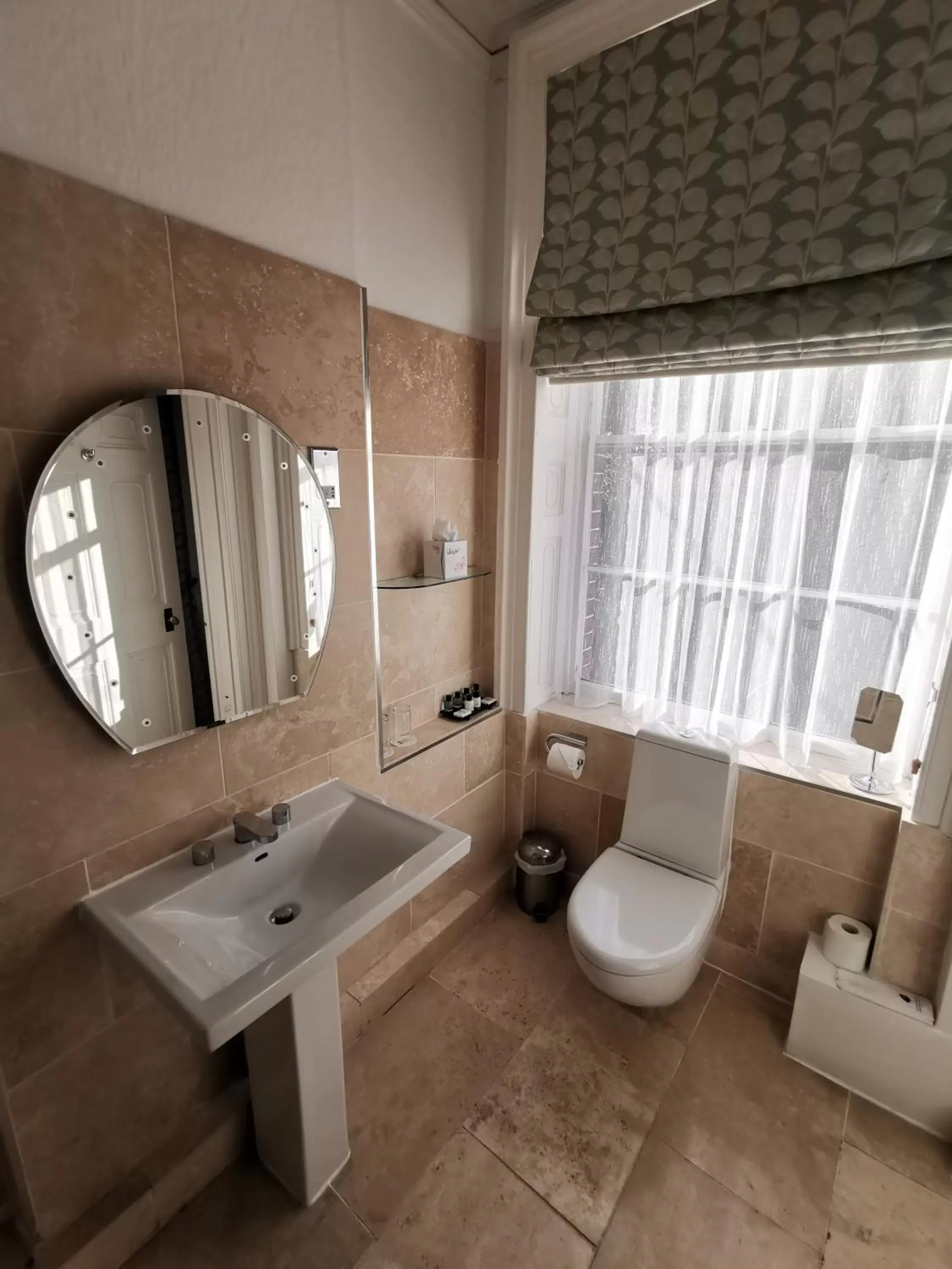 Bathroom in Diglis House Hotel