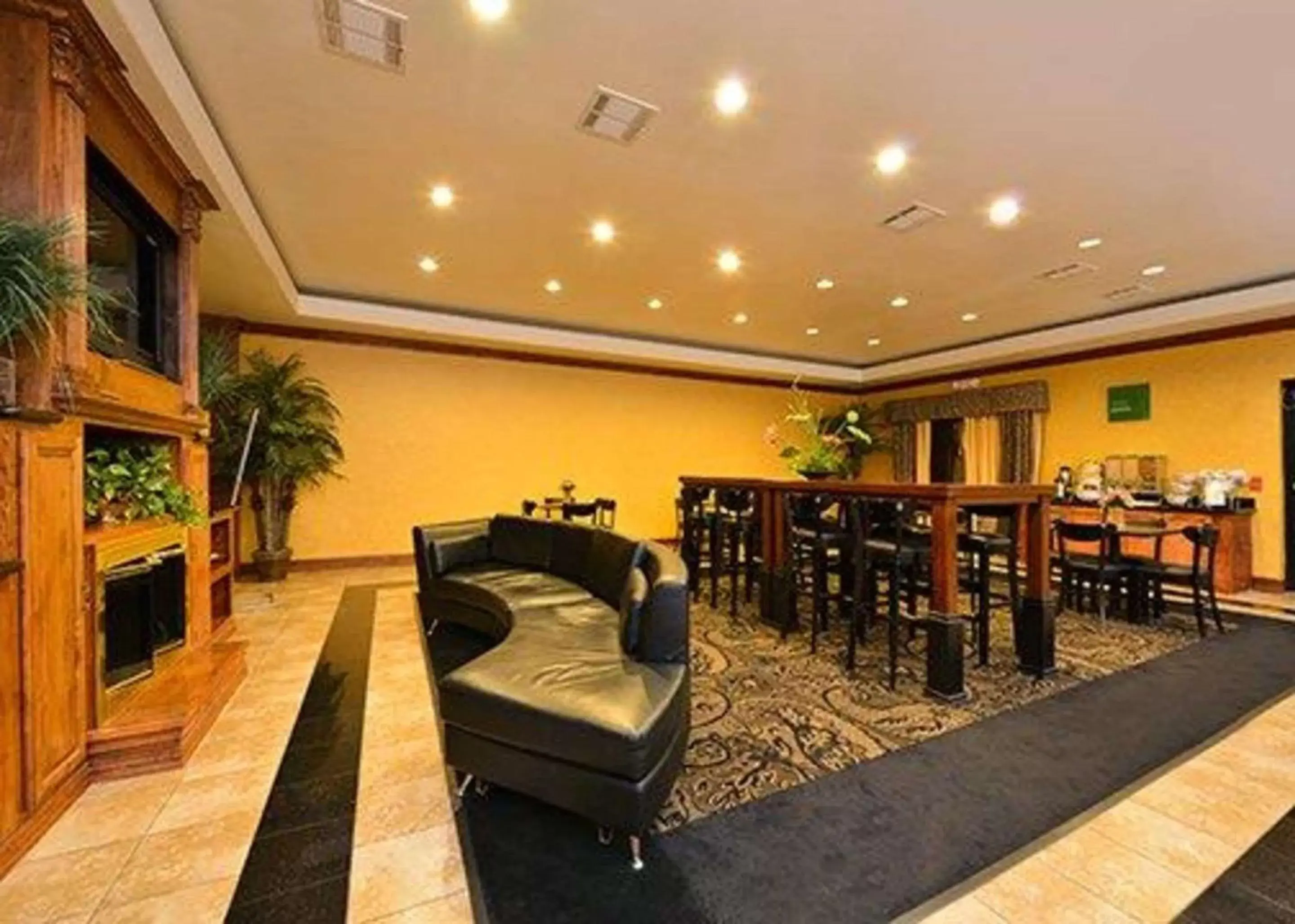 Restaurant/places to eat in Comfort Suites Bay City