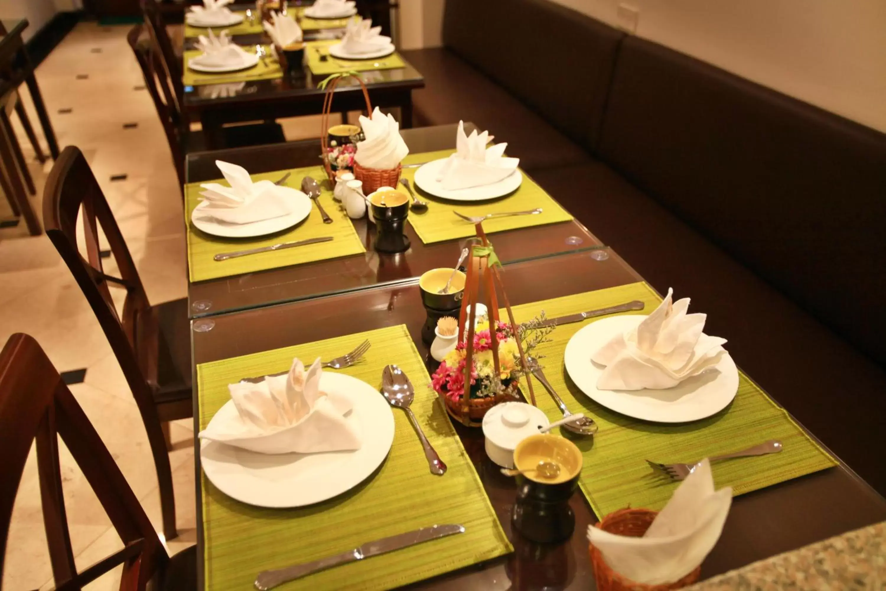 Restaurant/places to eat in Mercury Central Hotel Hanoi Restaurant/places to eat in Mercury Central Hotel Hanoi