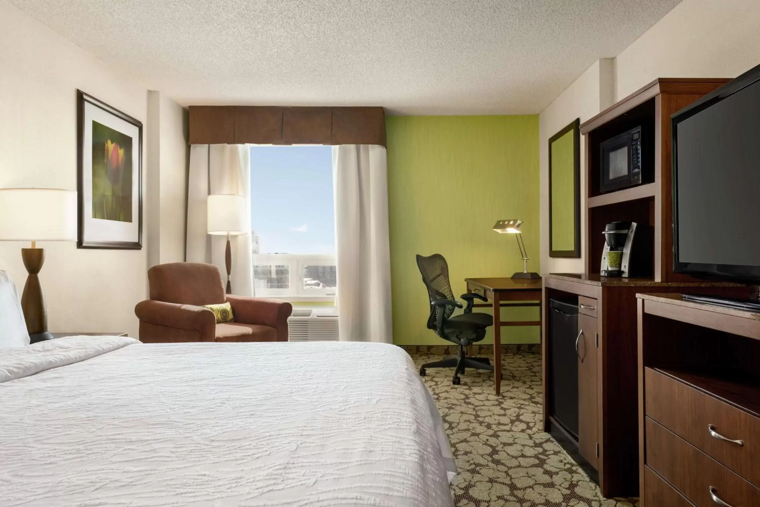 Bedroom, Bed in Hilton Garden Inn Saskatoon Downtown Bedroom, Bed in Hilton Garden Inn Saskatoon Downtown