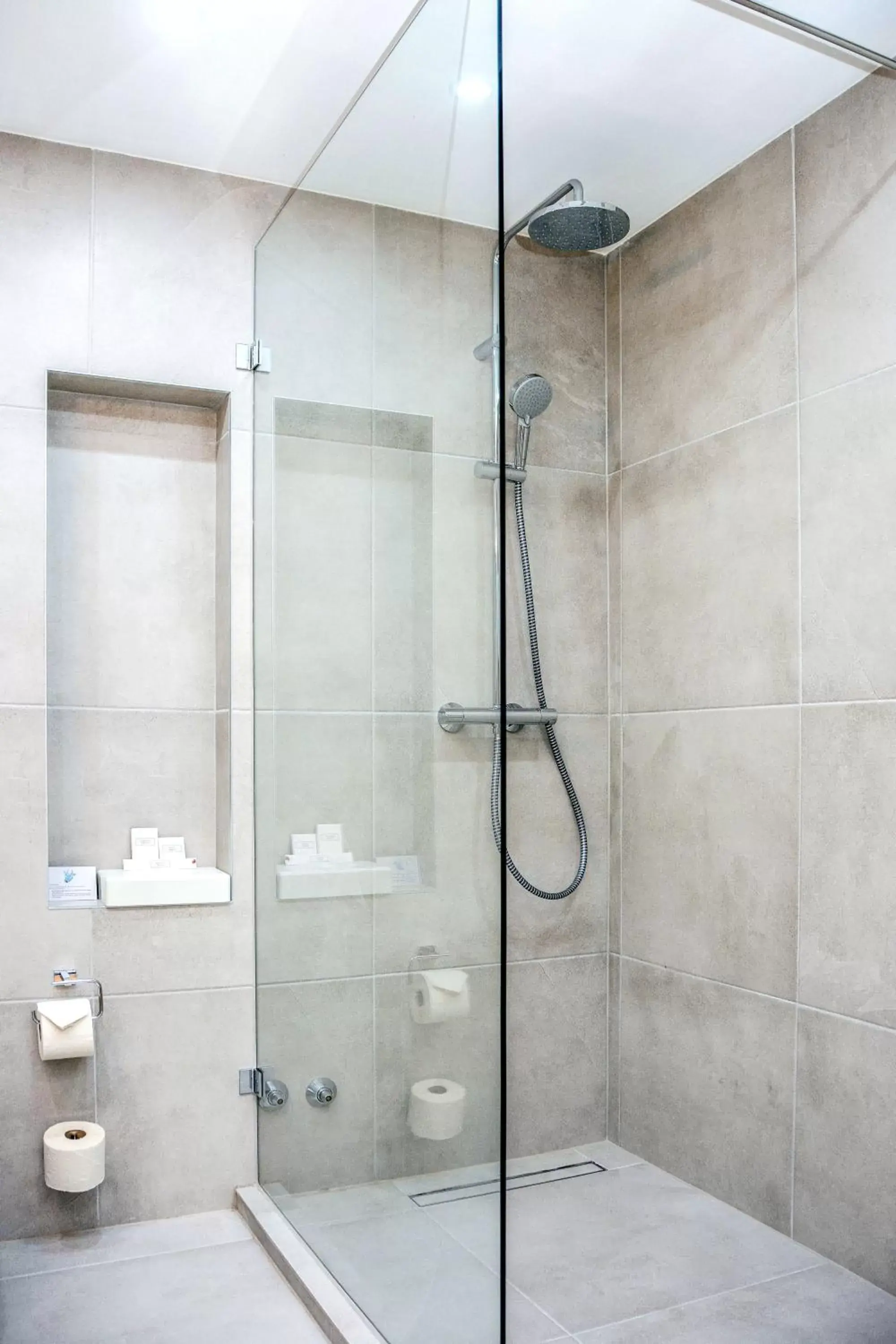 Shower, Bathroom in Q! Hotel Maria Theresia