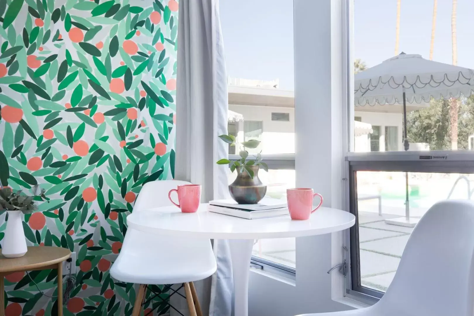 Deluxe Queen Studio in The Wesley by AvantStay Mid-Century Modern Oasis with Pool Deluxe Queen Studio in The Wesley by AvantStay Mid-Century Modern Oasis with Pool