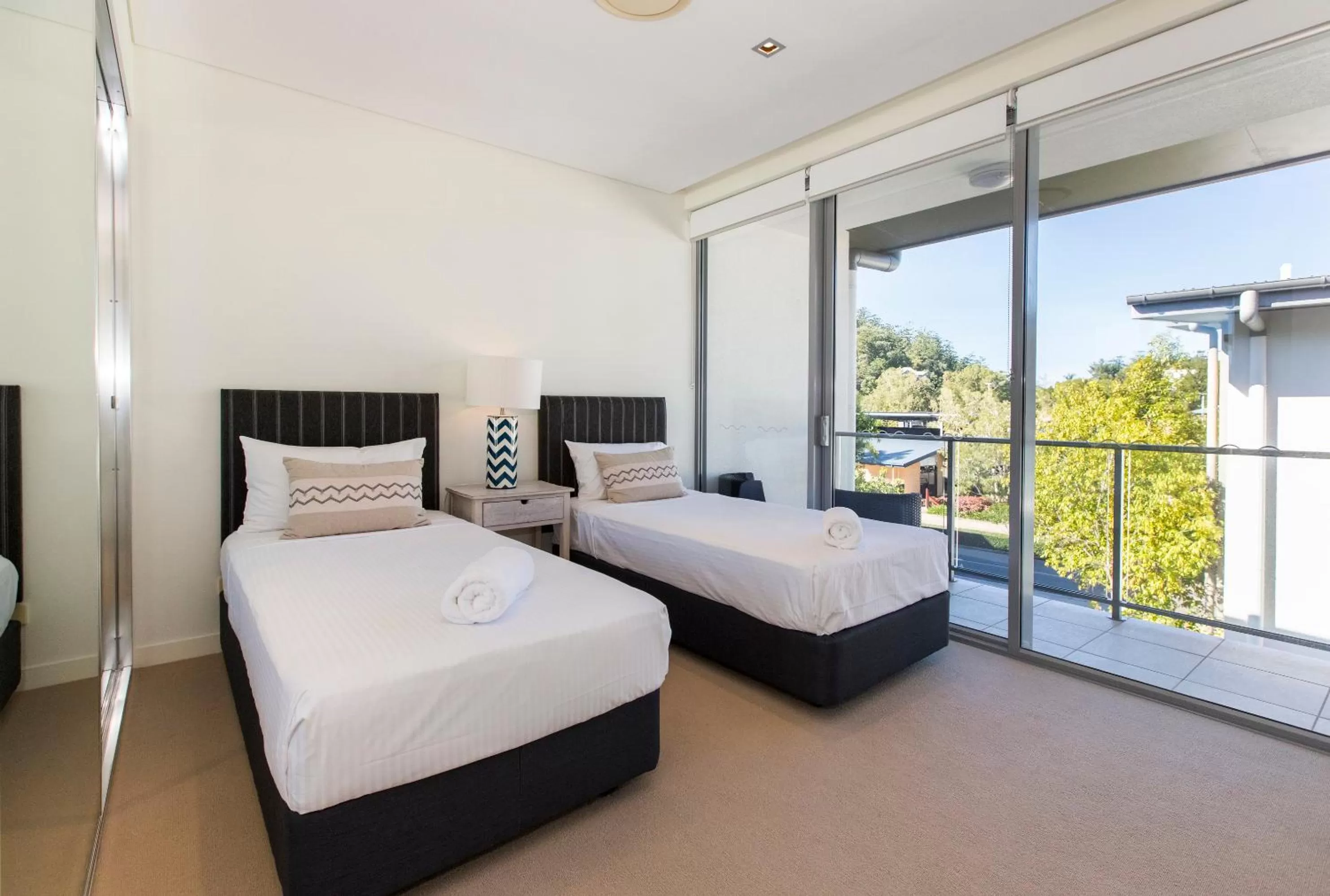 Bedroom, Bed in Peppers Blue on Blue