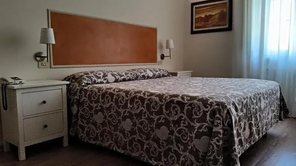 Bedroom, Bed in Hotel Stipino