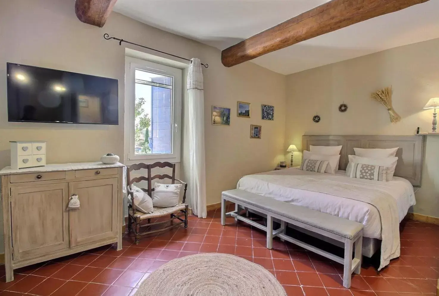 Bedroom, Bed in LE MAS COTHY en Provence