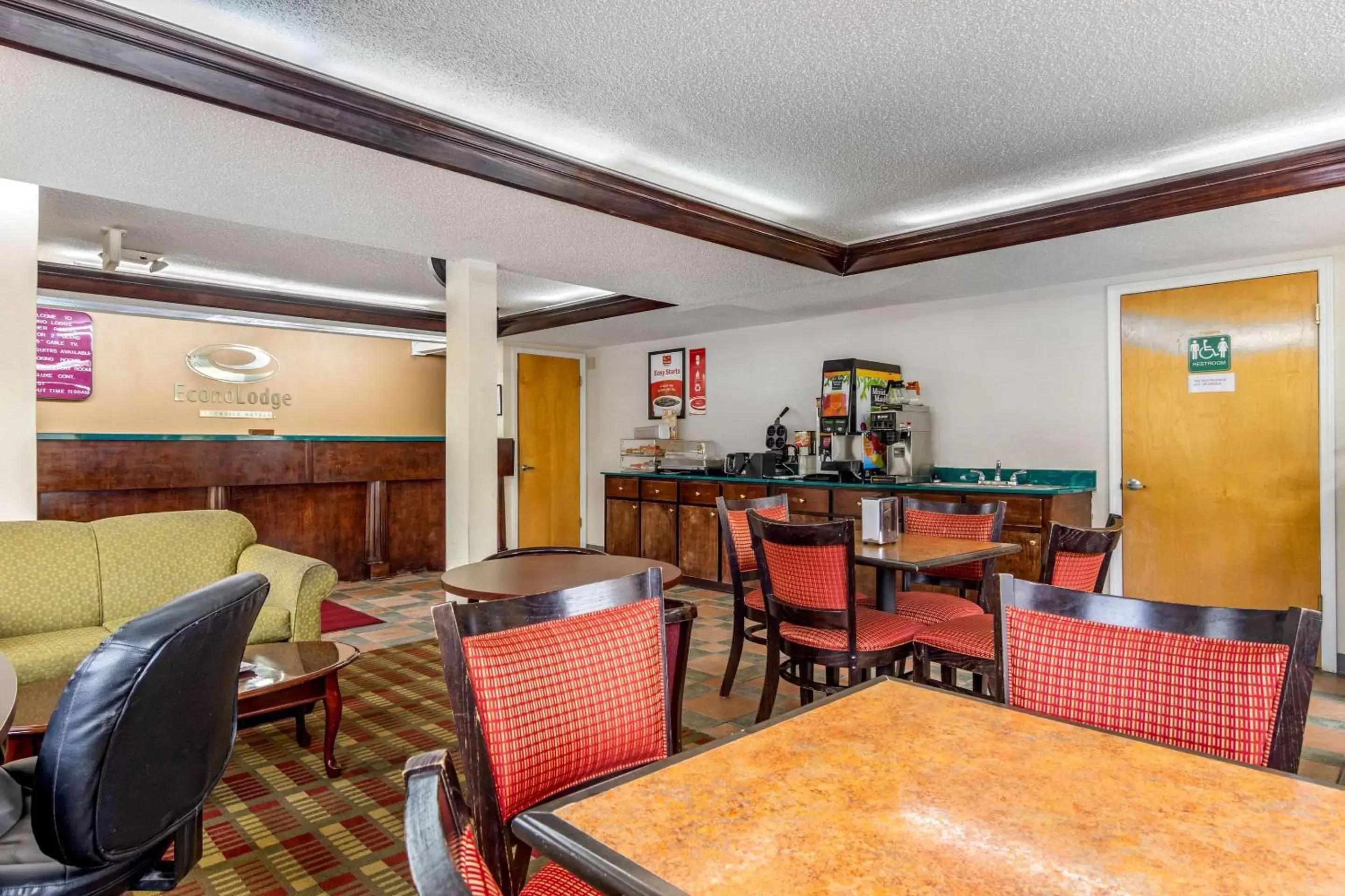 Breakfast, Restaurant/Places to Eat in Econo Lodge Byron - Warner Robins