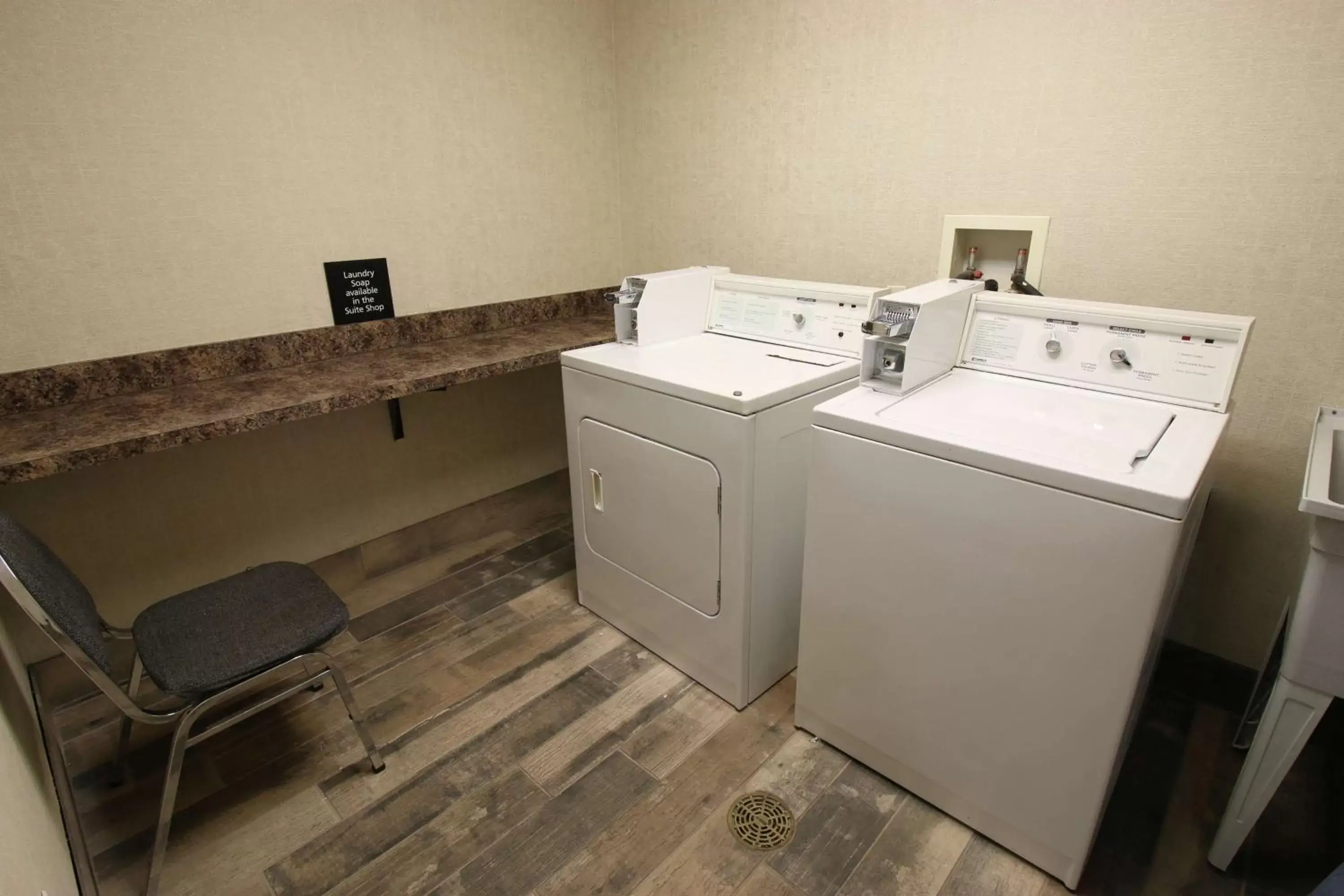 Sports, Kitchen/Kitchenette in Hampton Inn & Suites Palm Coast